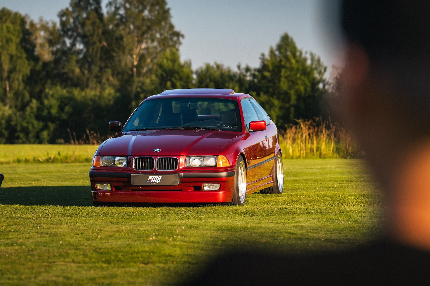 Exterior image of 1992 BMW 325i Coupé "No Reserve Auction"