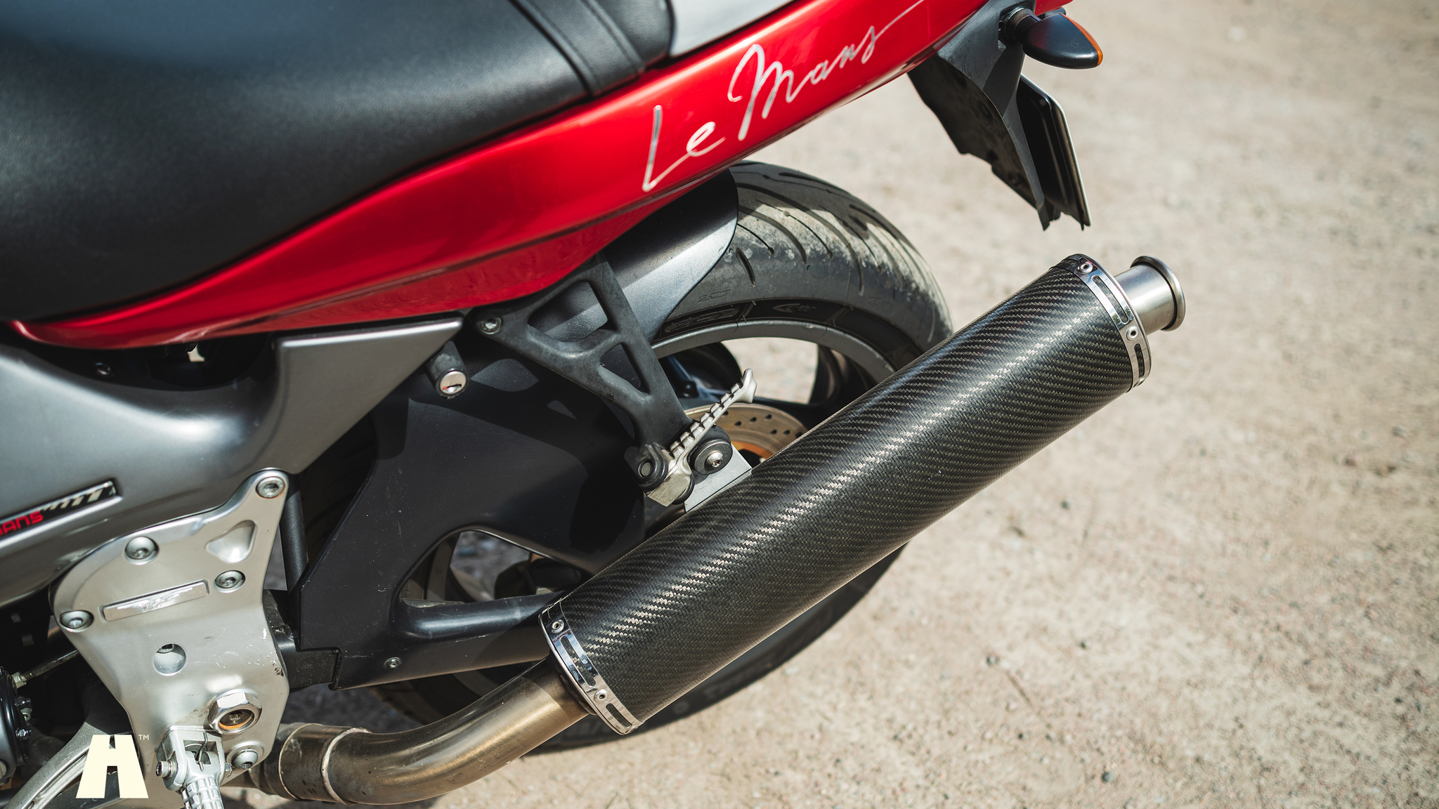 Exterior image of 2002 Moto Guzzi V11 Le Mans (21)