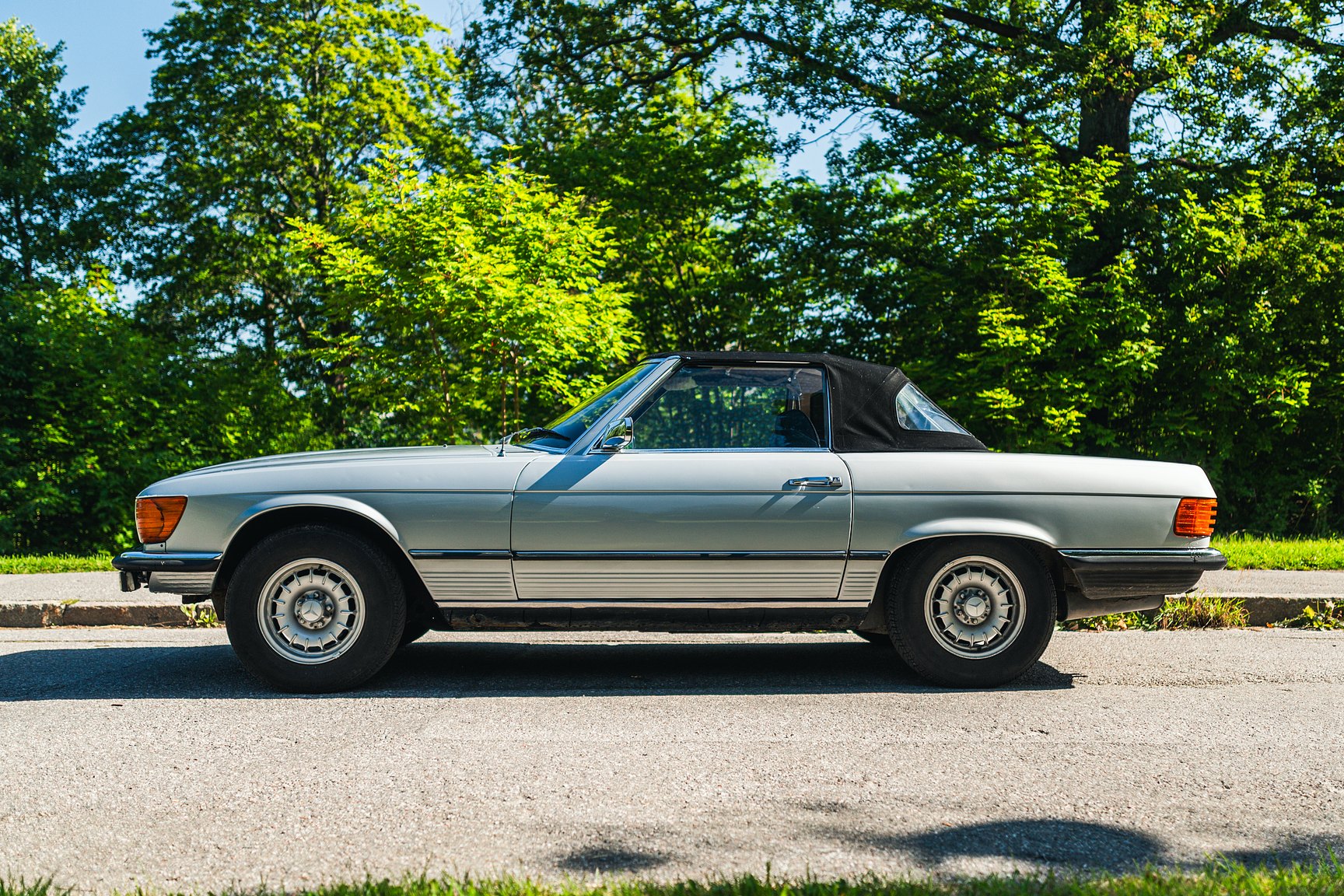 Exteriörbild på 1972 Mercedes-Benz 350 SL
