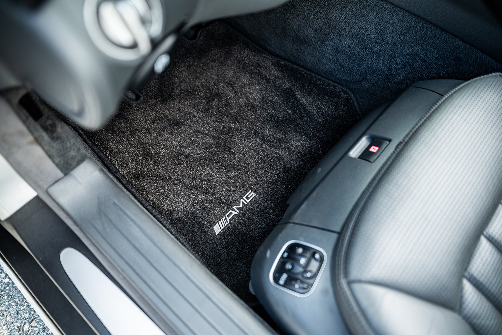 Interior image of 2002 Mercedes SL 55 AMG
