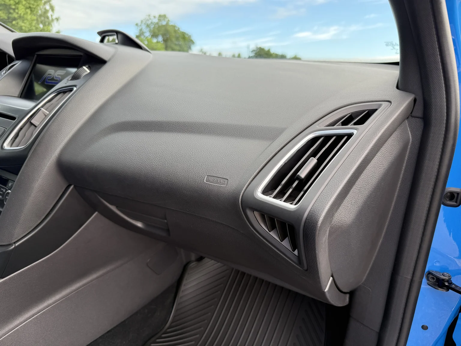 Interior image of 2018 Ford Focus RS (40)