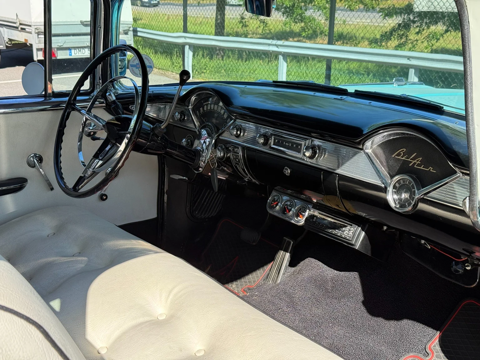 Interiörbild 1956 Chevrolet Bel Air Sport Coupé L98 – NO RESERVE (40)