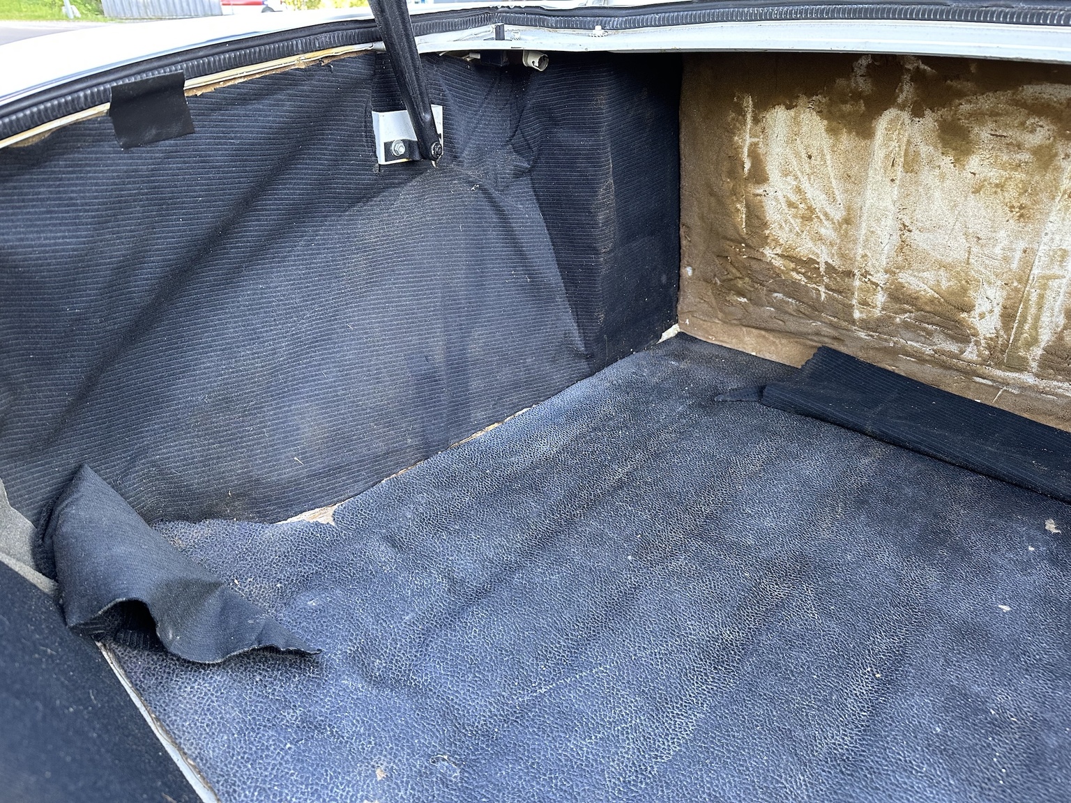 Interior image of 1970 Peugeot 304 Cabriolet