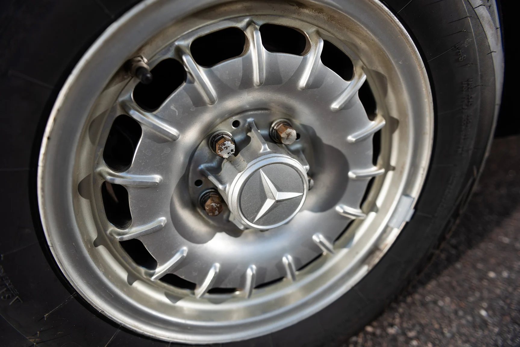 Aussenfoto 1975 Mercedes Benz 350 SL (77)