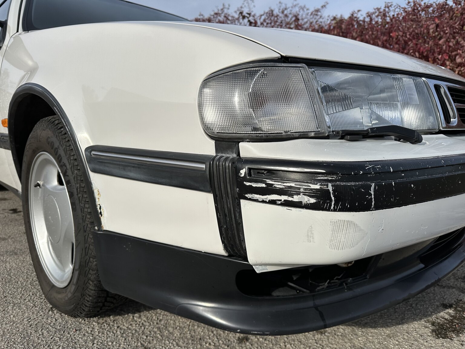 Exterior image of 1996 SAAB 9000