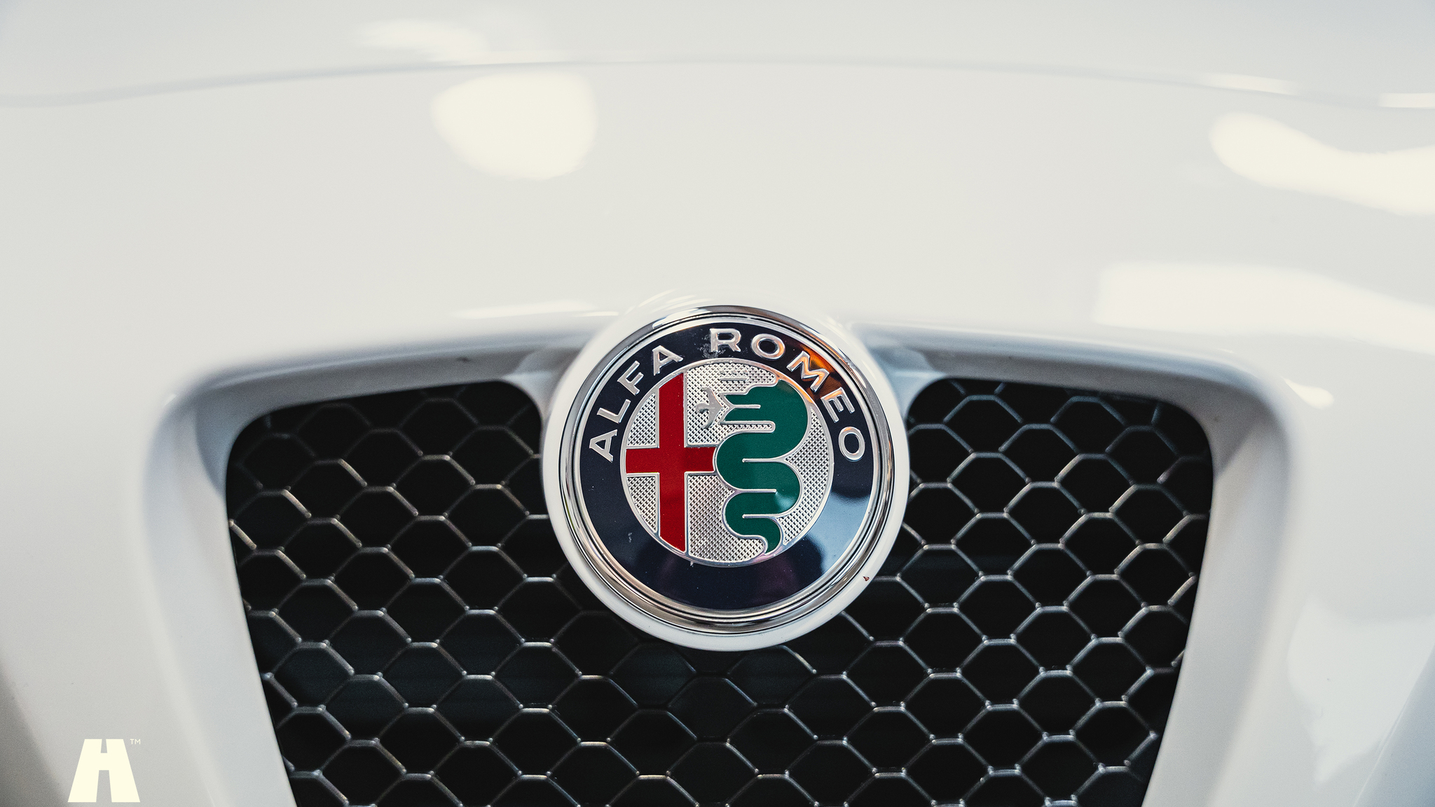 Exteriörbild på 2016 Alfa Romeo 4C (9)