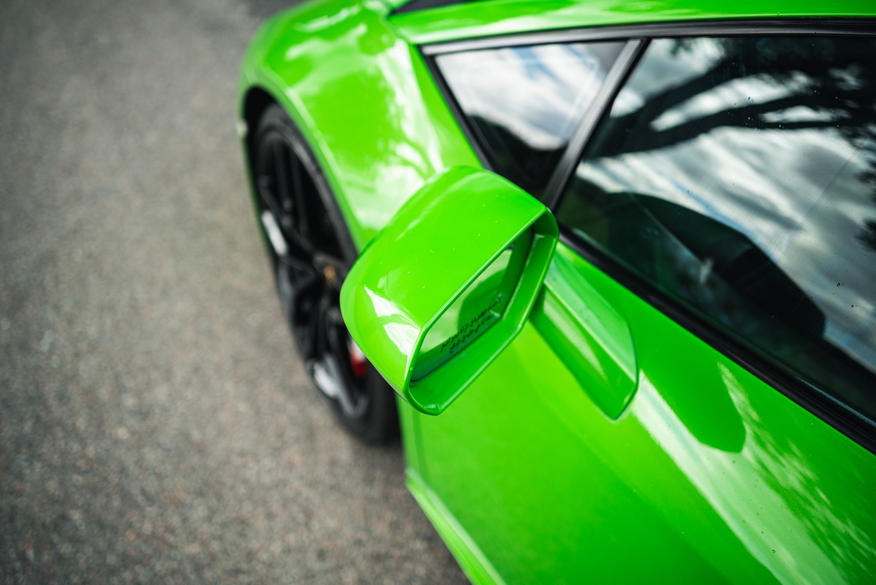 Exterior image of 2016 Lamborghini Huracan LP-610-4