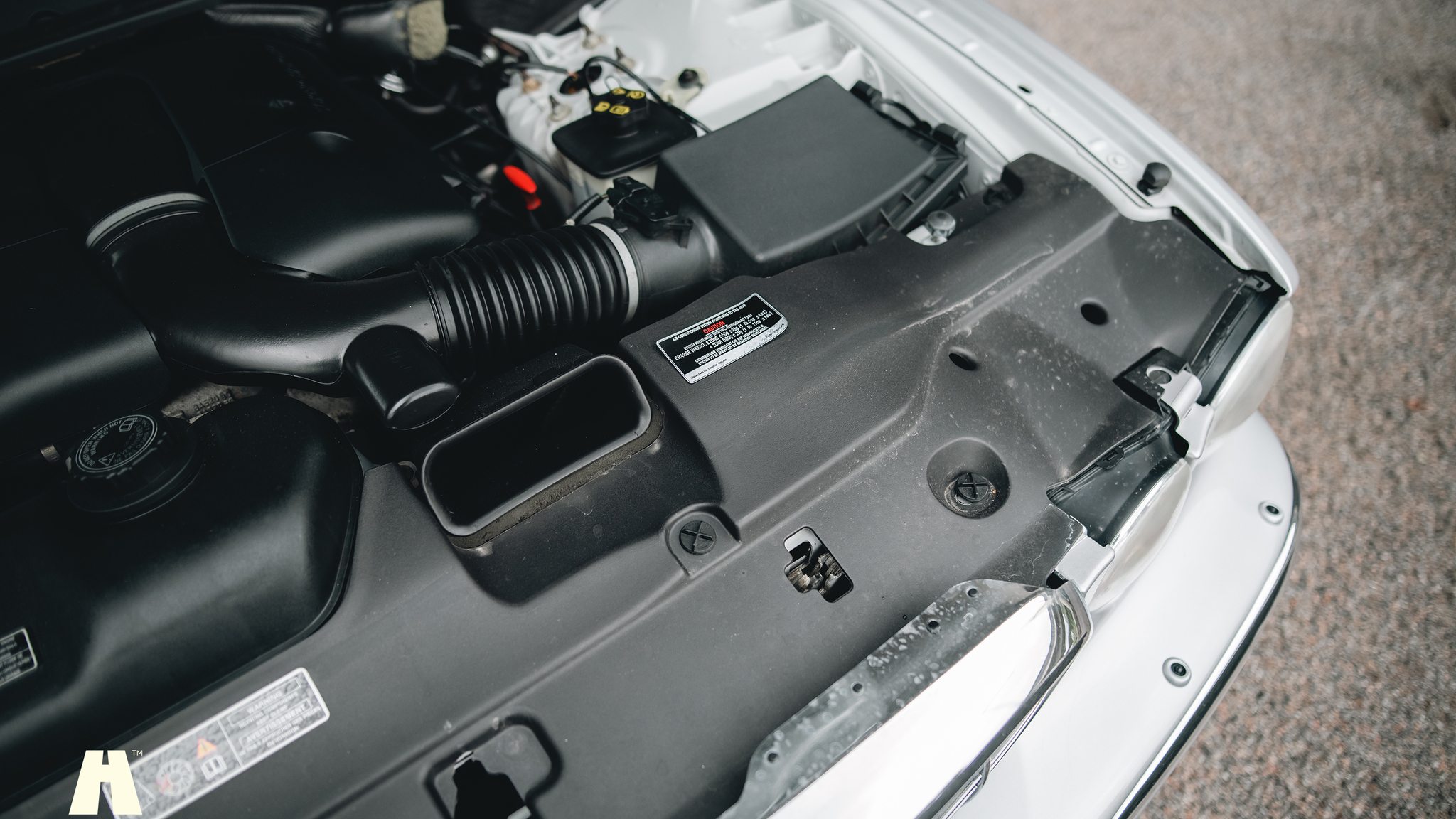 Image of 2003 Jaguar XJ Super V8 mechanics