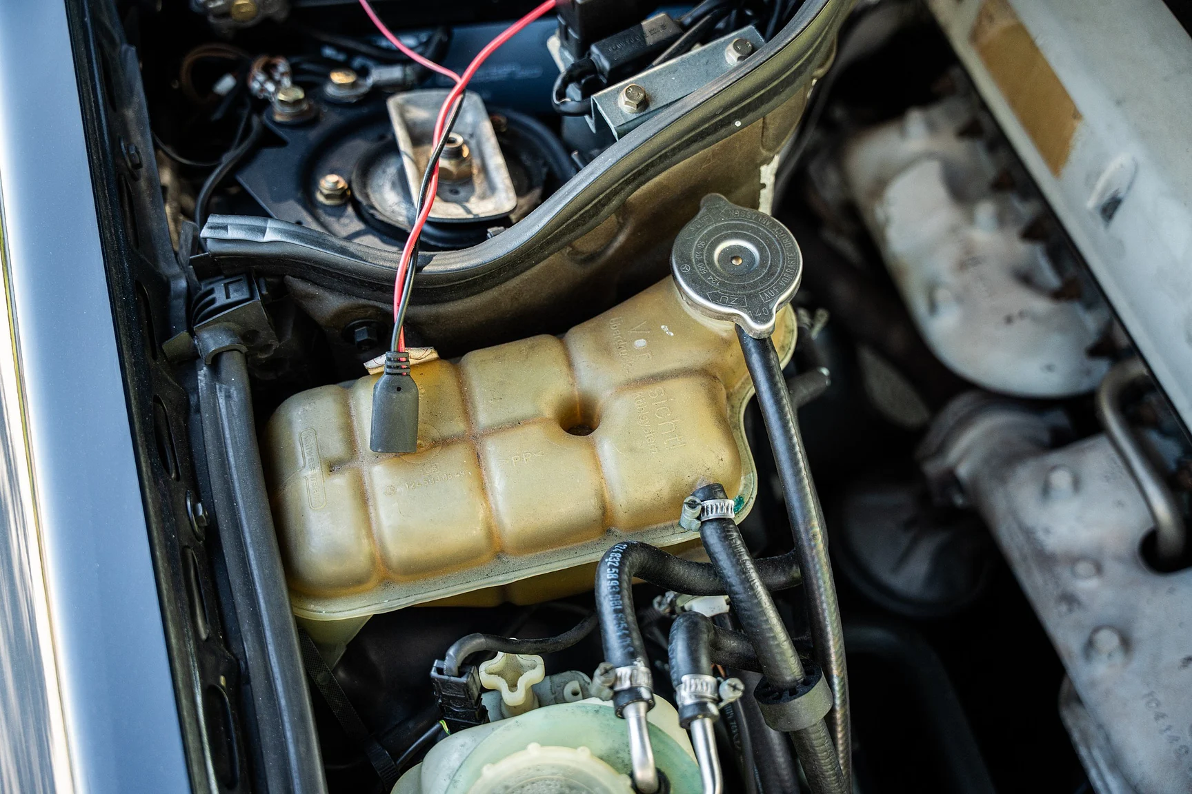 Image of 1993 Mercedes-Benz 300 CE-24 Cabriolet (8) mechanics