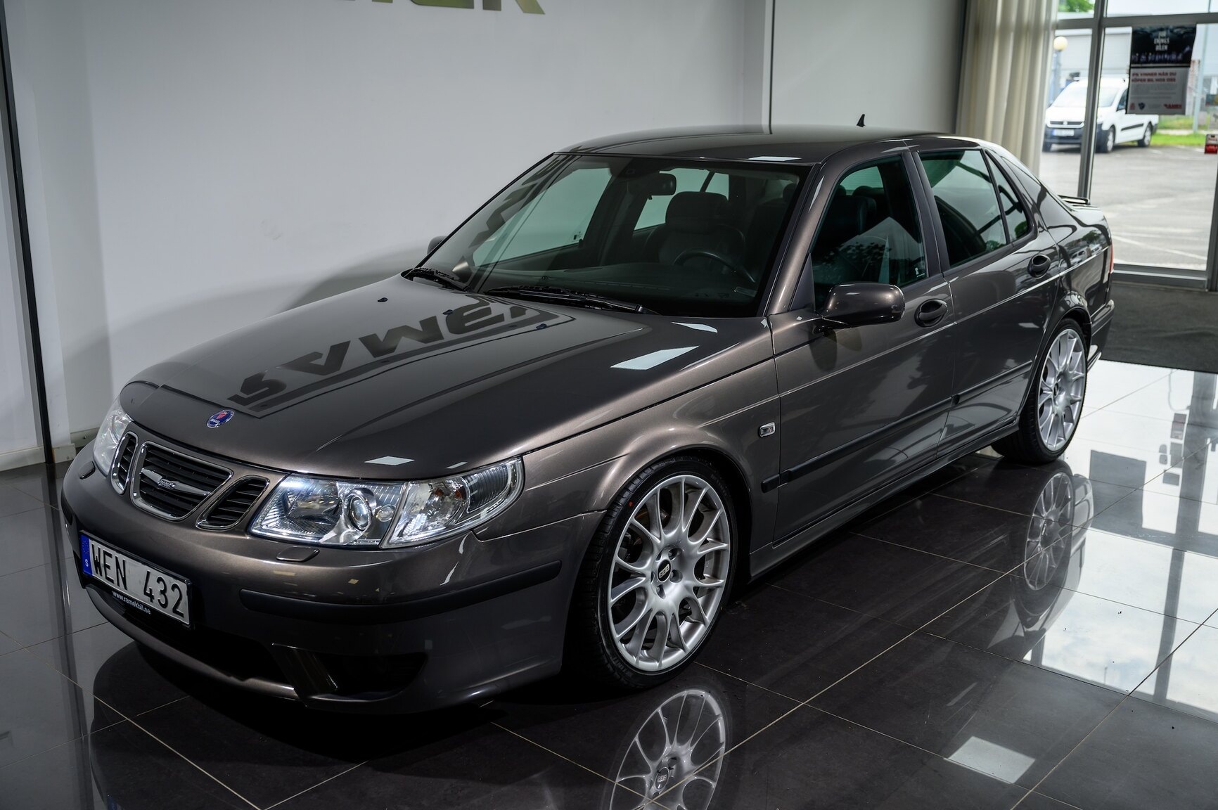 Exterior image of 2005 SAAB 9-5 Aero (29)