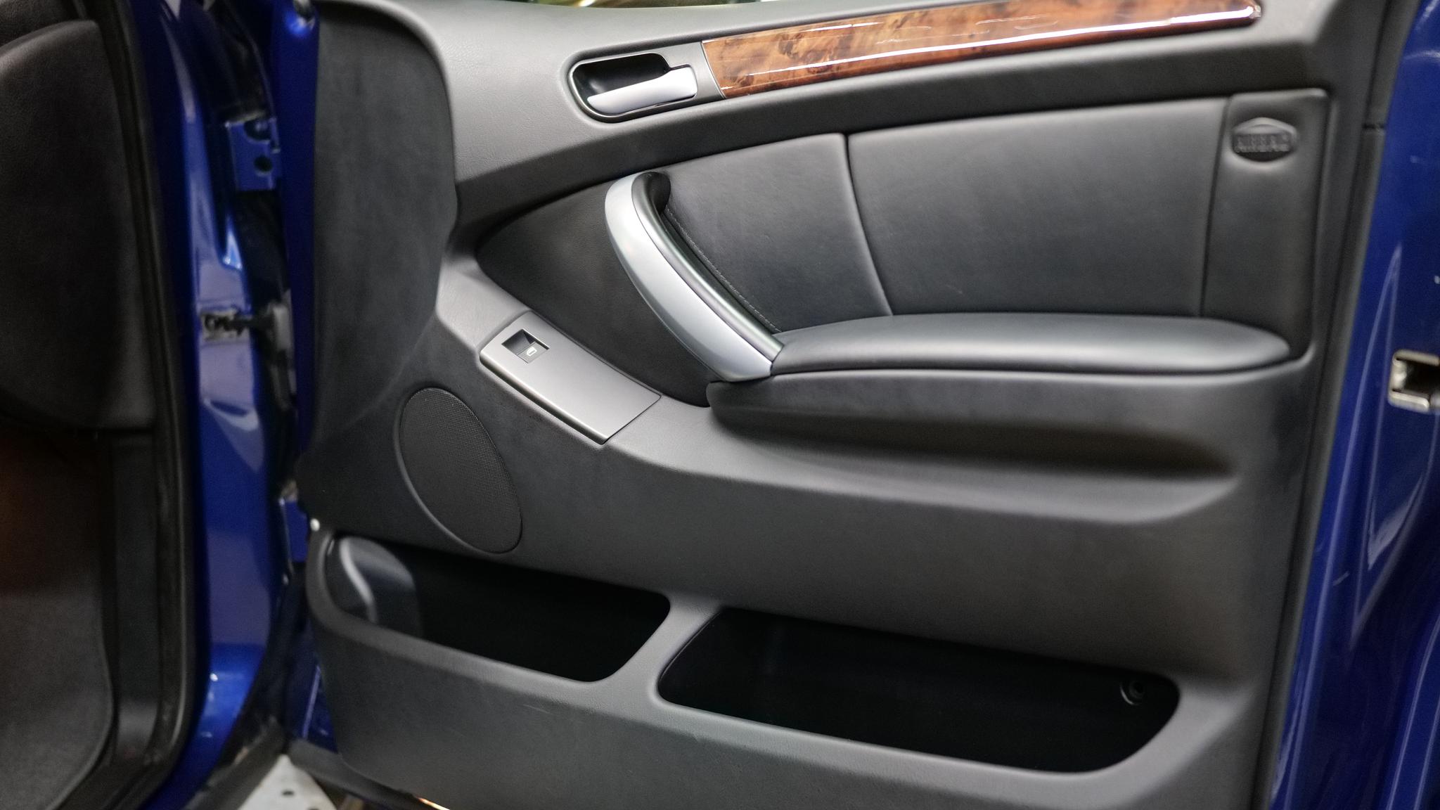 Interiörbild 2005 BMW X5 4,8IS (4)