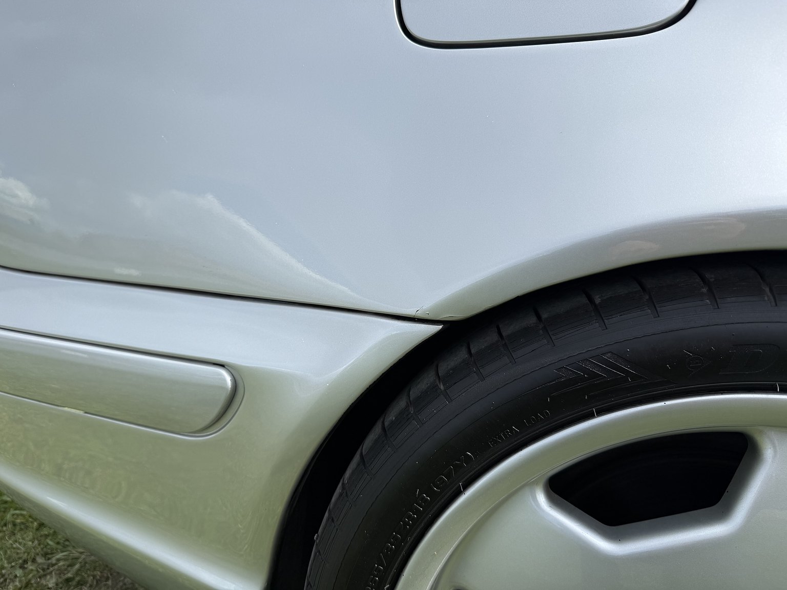 Exterior image of 2000 Mercedes-Benz CLK 55 AMG Coupé