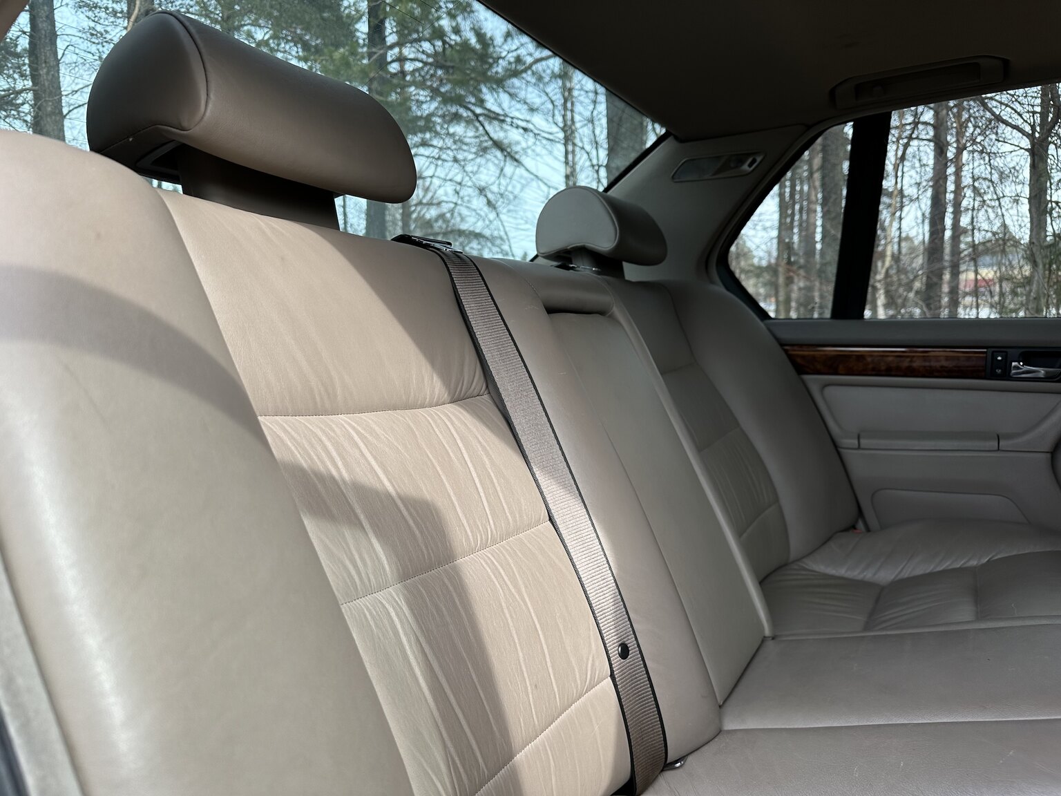 Interior image of 1992 BMW 740iA