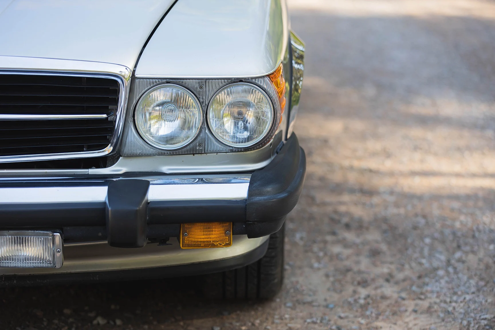 Exteriörbild på 1980 Mercedes-Benz 450 SL  (21)