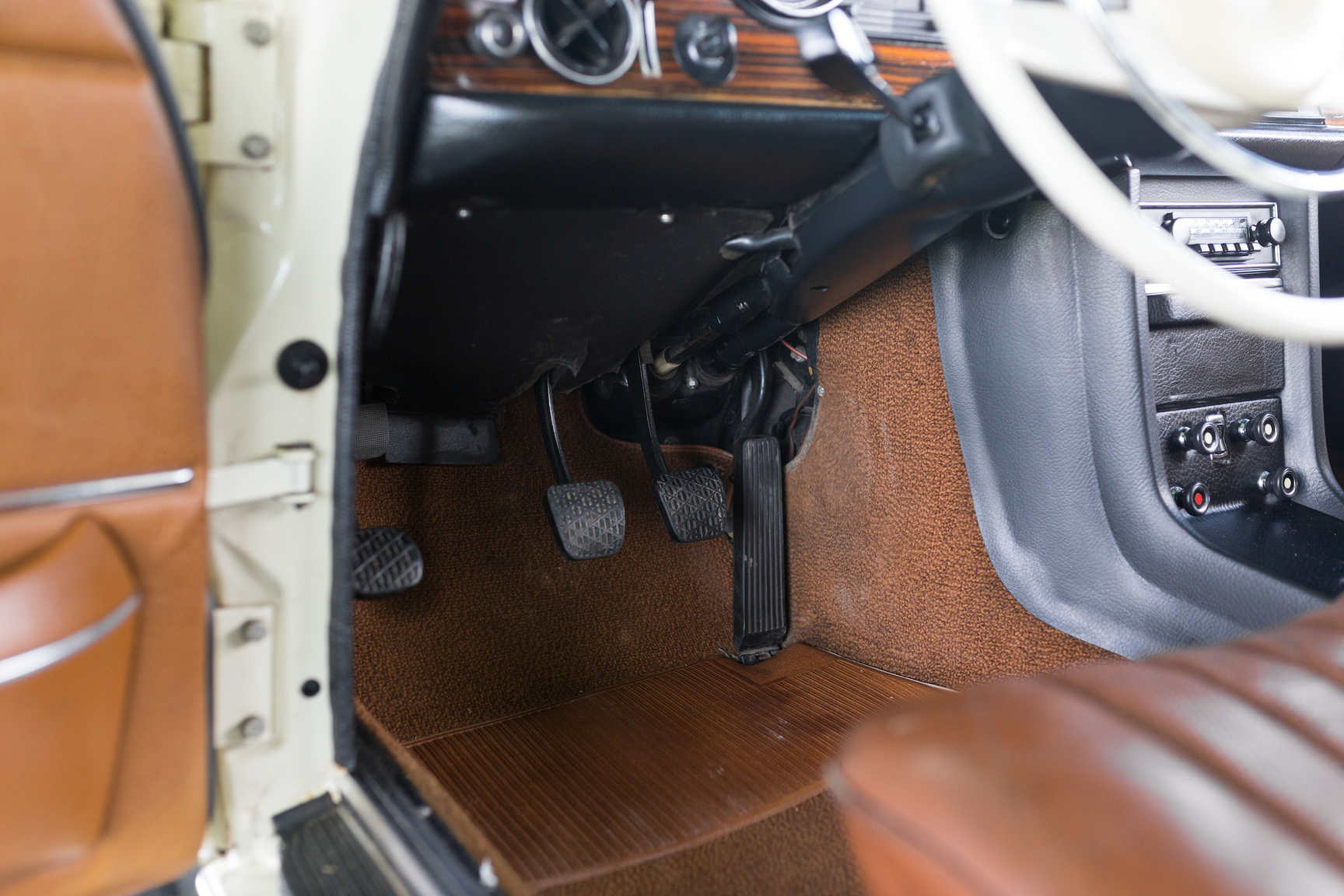 Interiörbild 1971 Mercedes 250 C