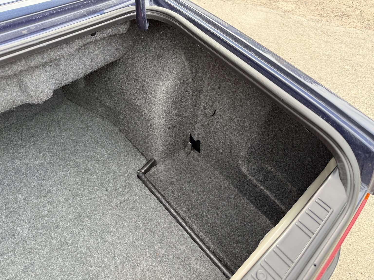Interior image of 1987 BMW 325i Convertible