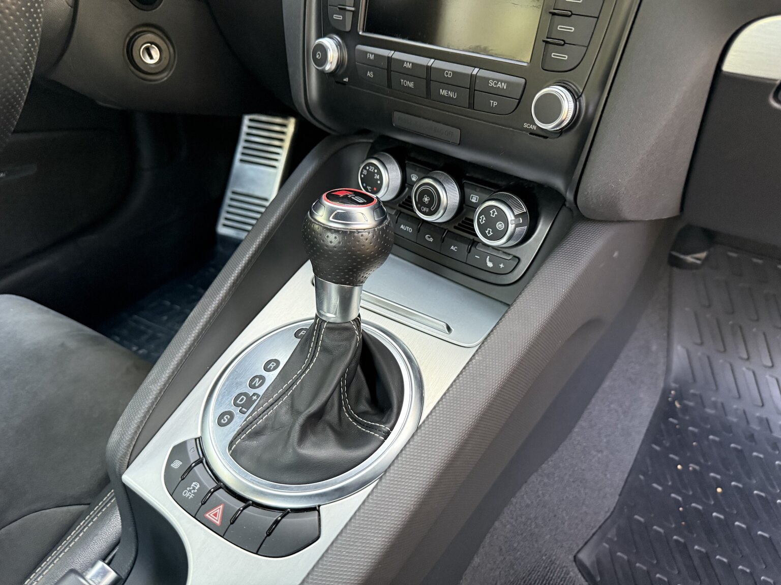 Interior image of 2011 Audi TT RS Coupé