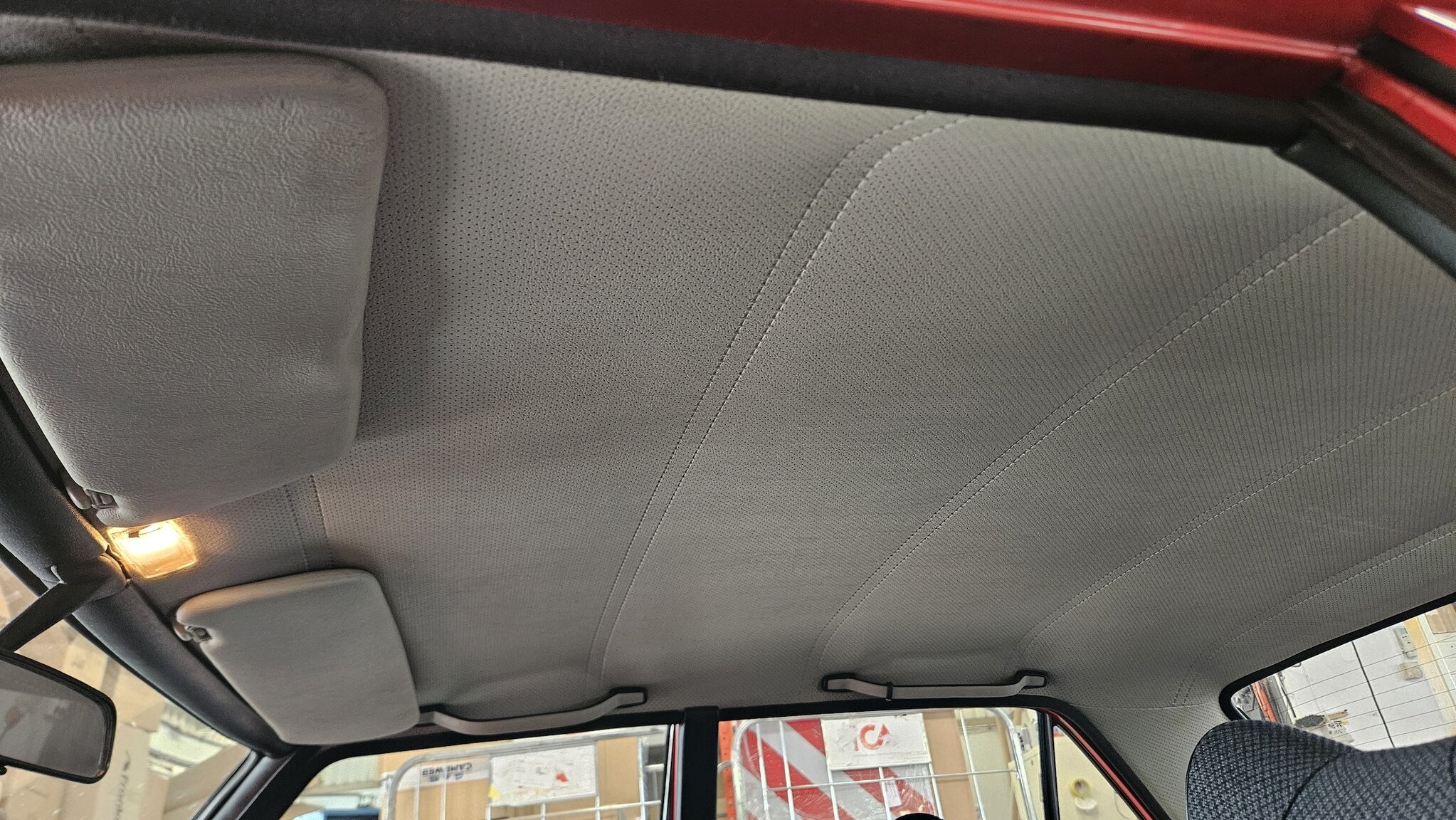 Interiörbild 1975 Mercedes-Benz 200