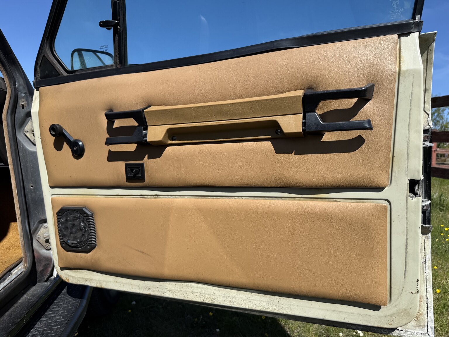 Interior image of 1985 Land Rover Range Rover 3.5 V8