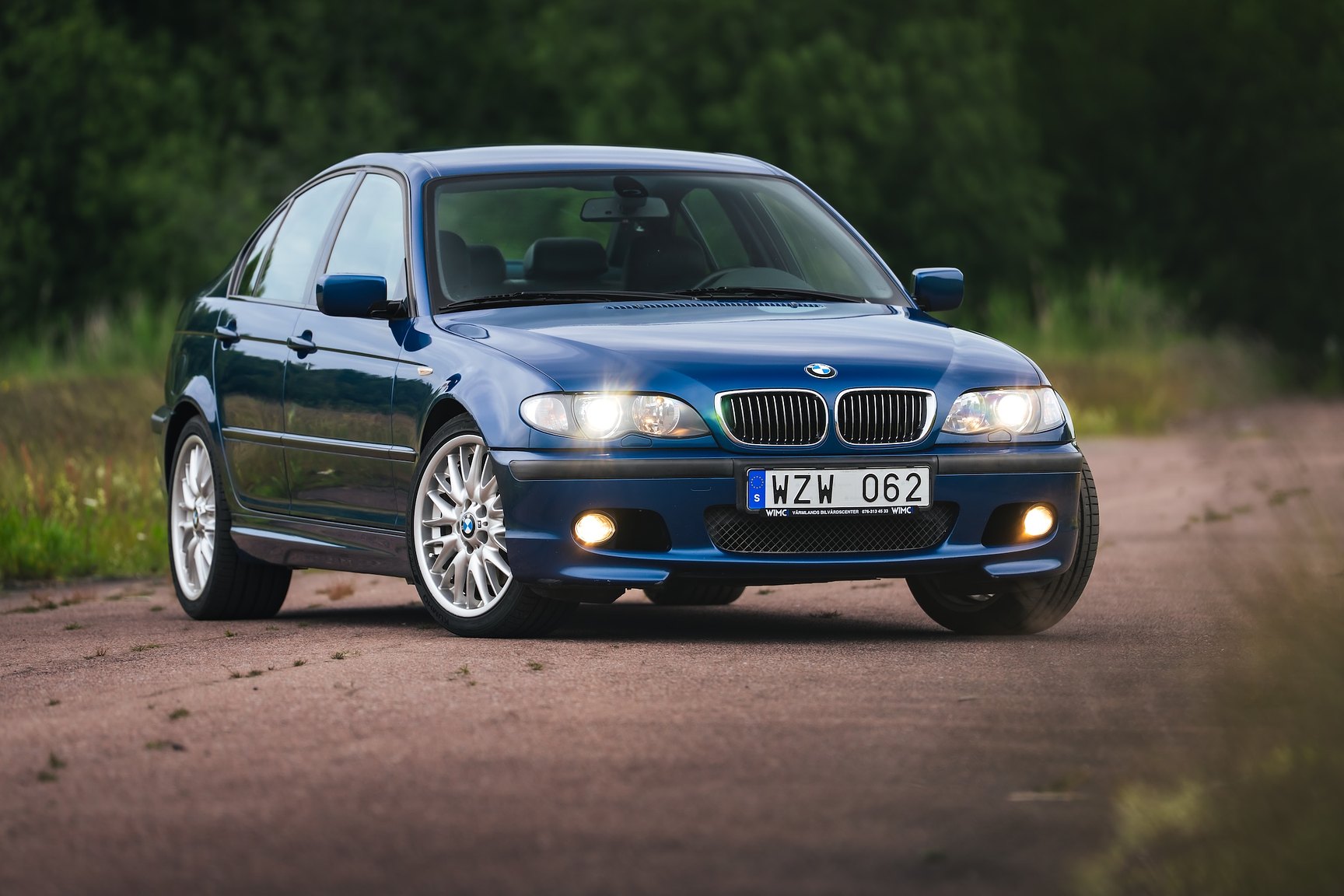 Exterior image of 2003 BMW 330i