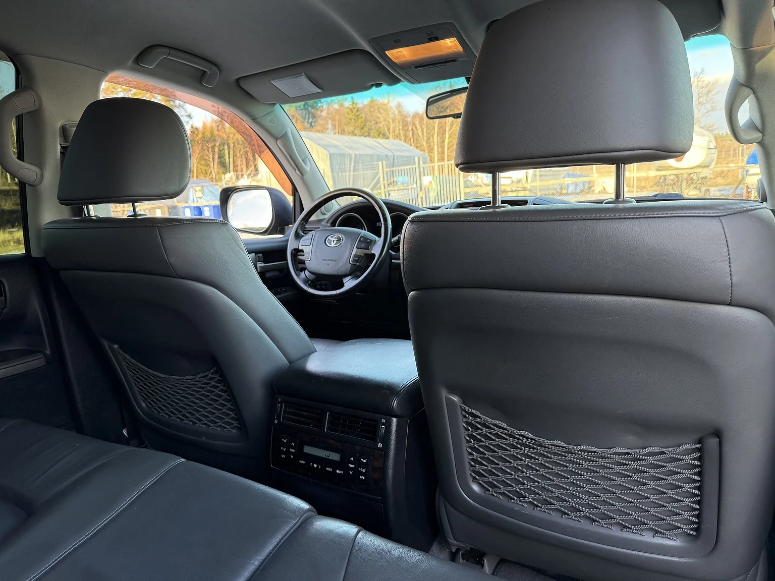 Innenraumfoto von 2008 Toyota Land Cruiser 200 Series 4.5 V8 (39)