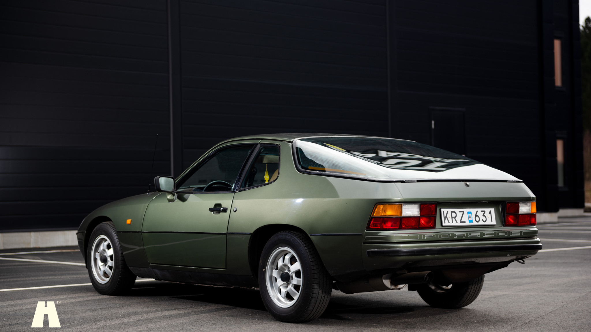 Exterior image of 1981 Porsche 924 (5)