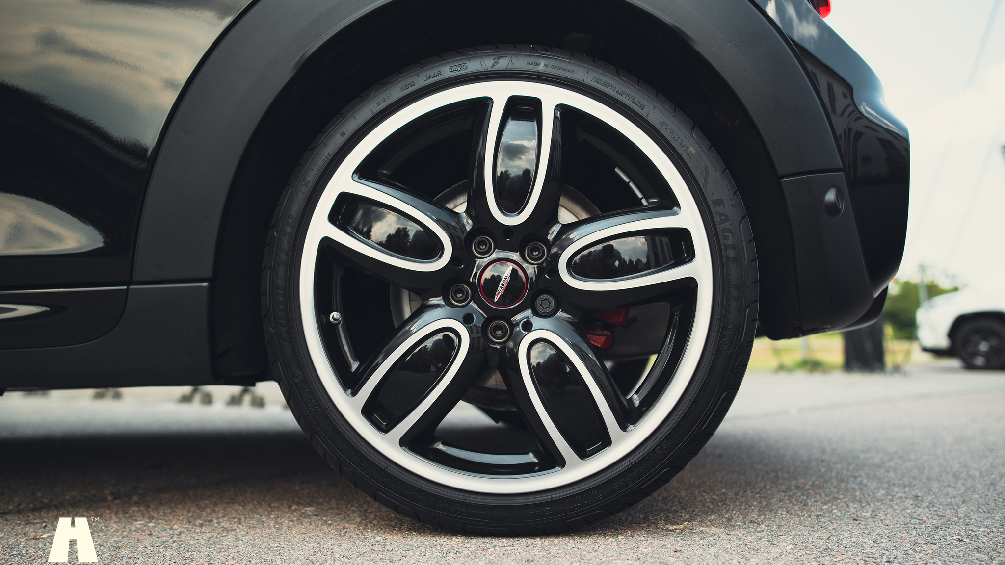 Exteriörbild på 2021 Mini John Cooper Works Cabriolet  (36)