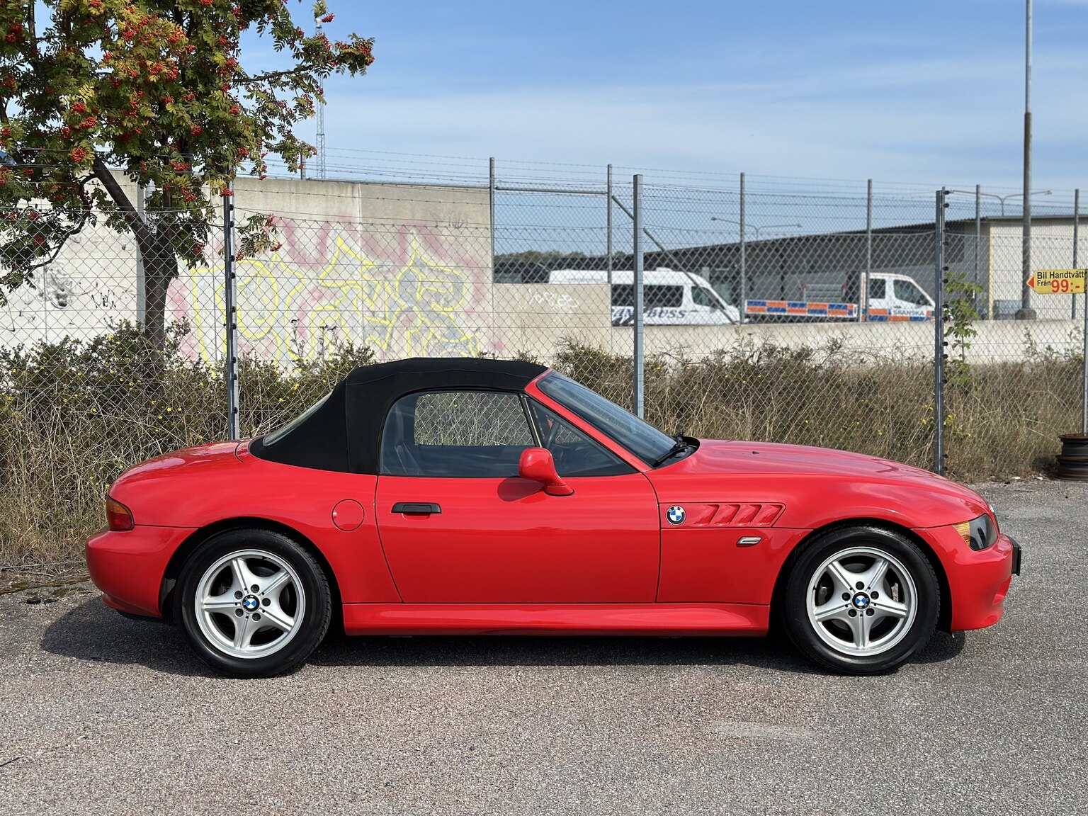 Exteriörbild på 1997 BMW Z3 Roadster