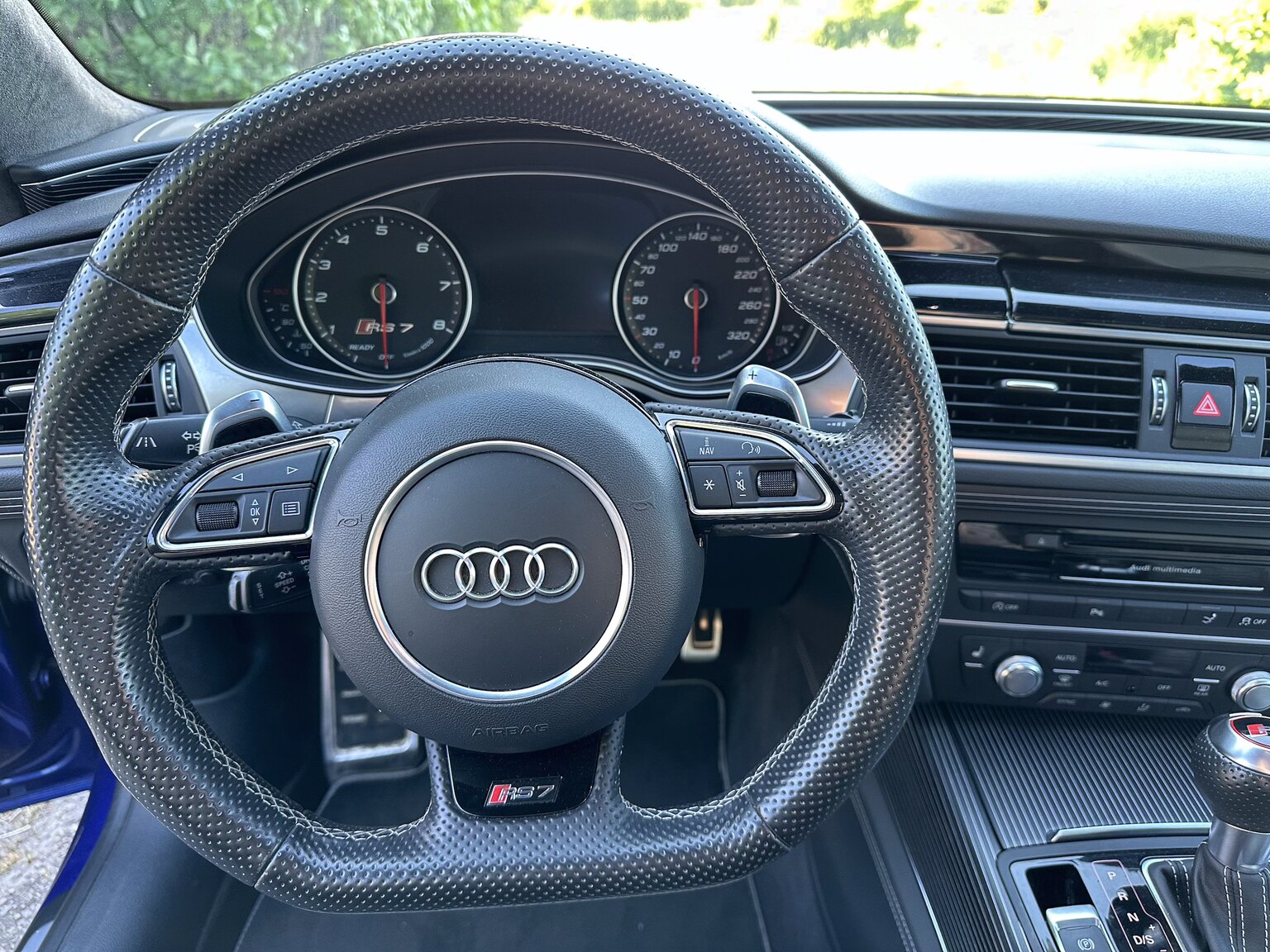 Interiörbild 2015 Audi RS7 (10)