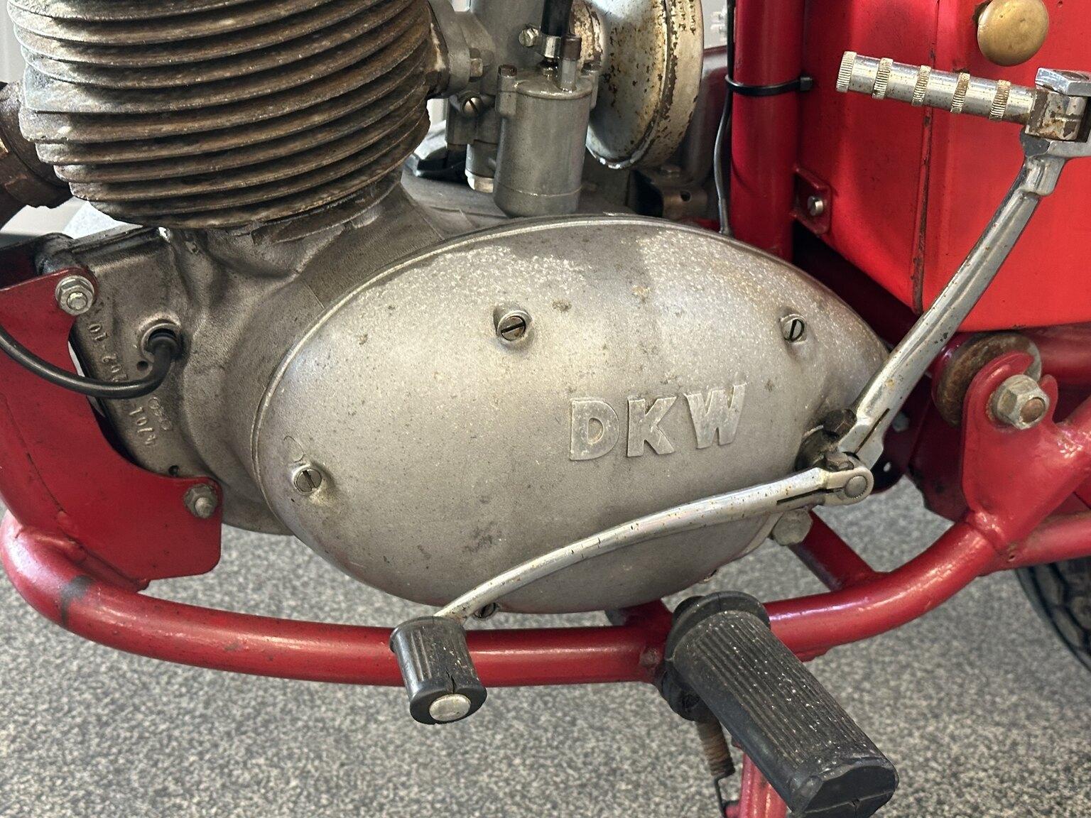 Image of 1953 NV36 mechanics