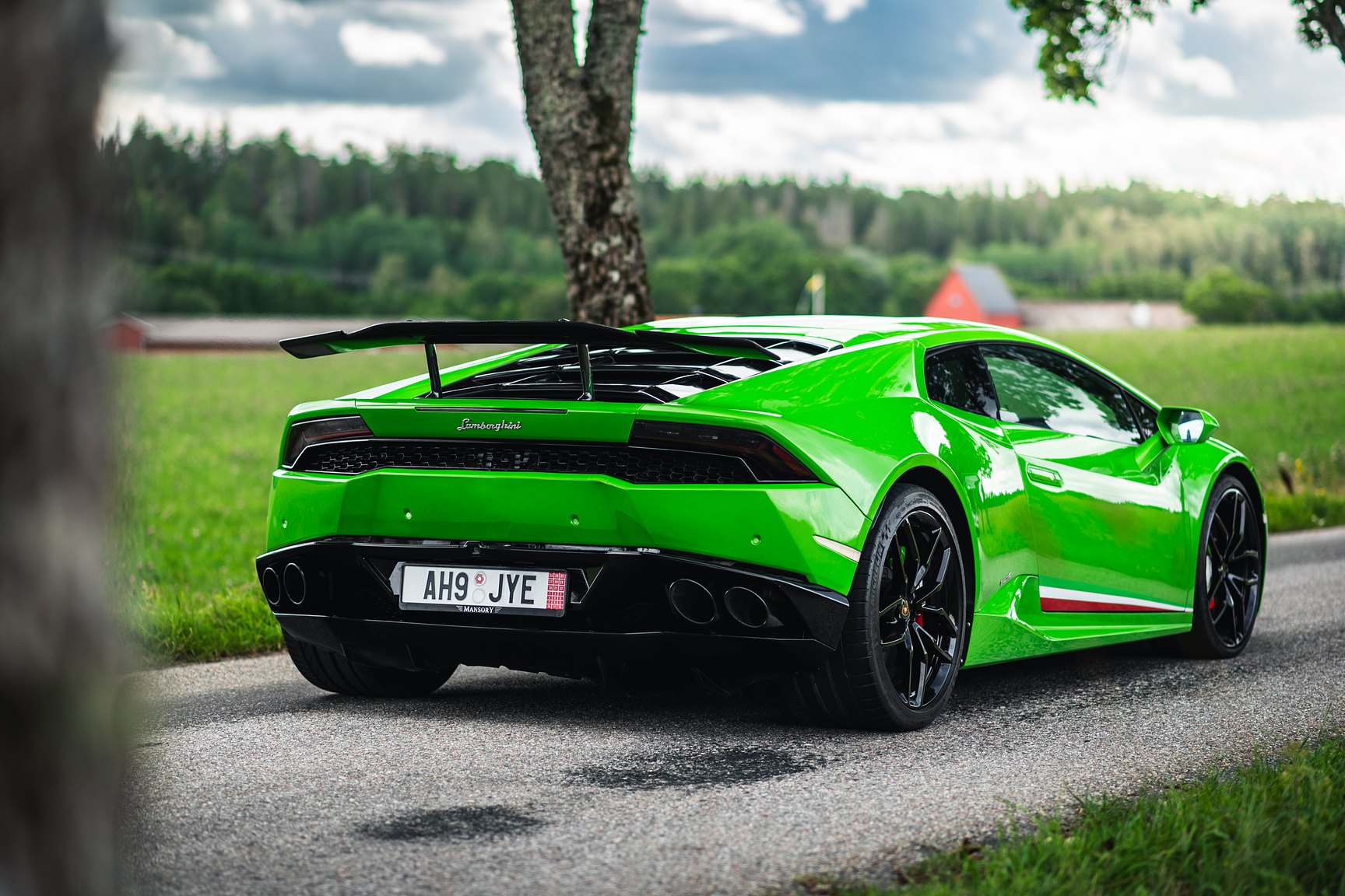 Exterior image of 2016 Lamborghini Huracan LP-610-4