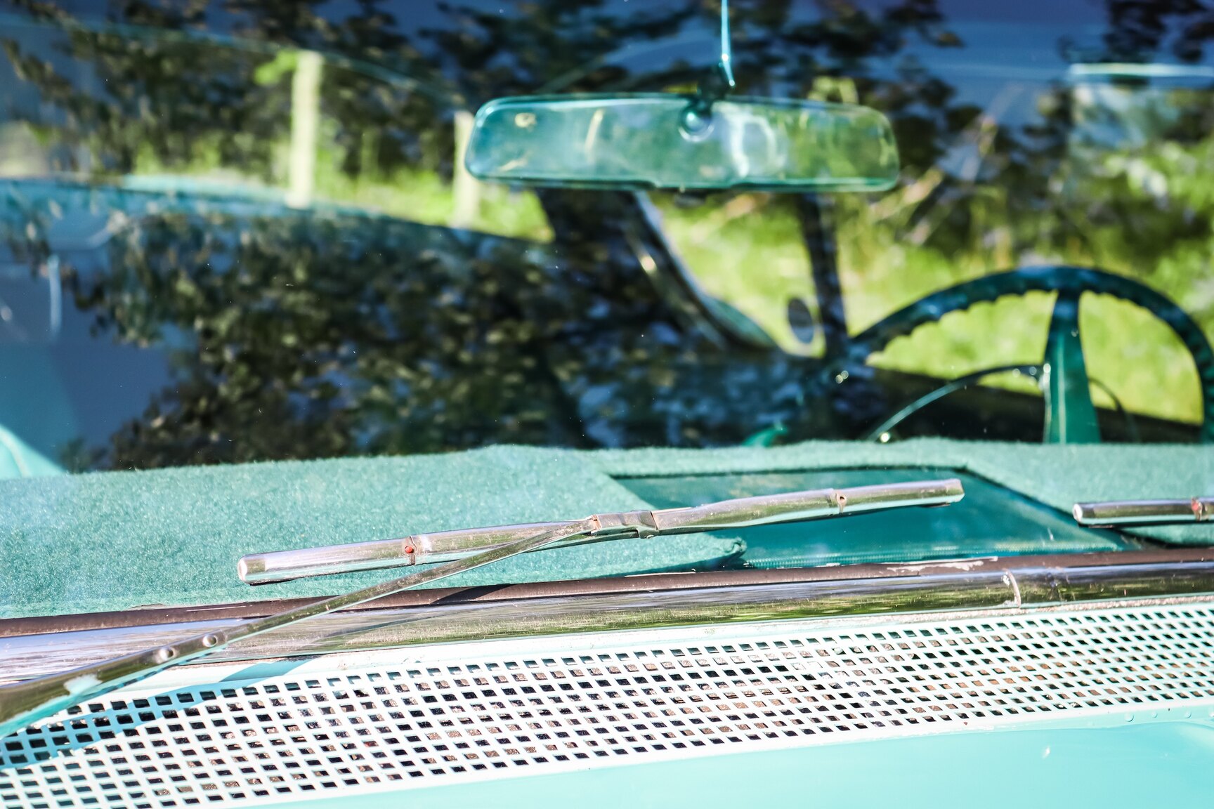 Exterior image of 1958 Pontiac Bonneville
