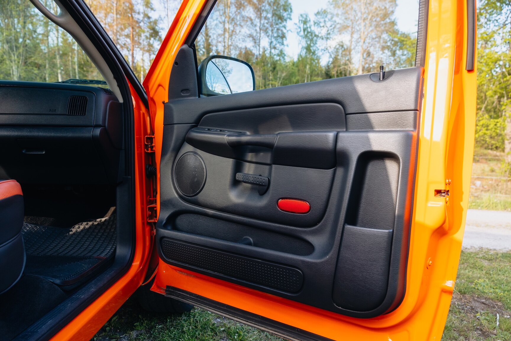 Interior image of 2004 Dodge Ram HEMI GTX 