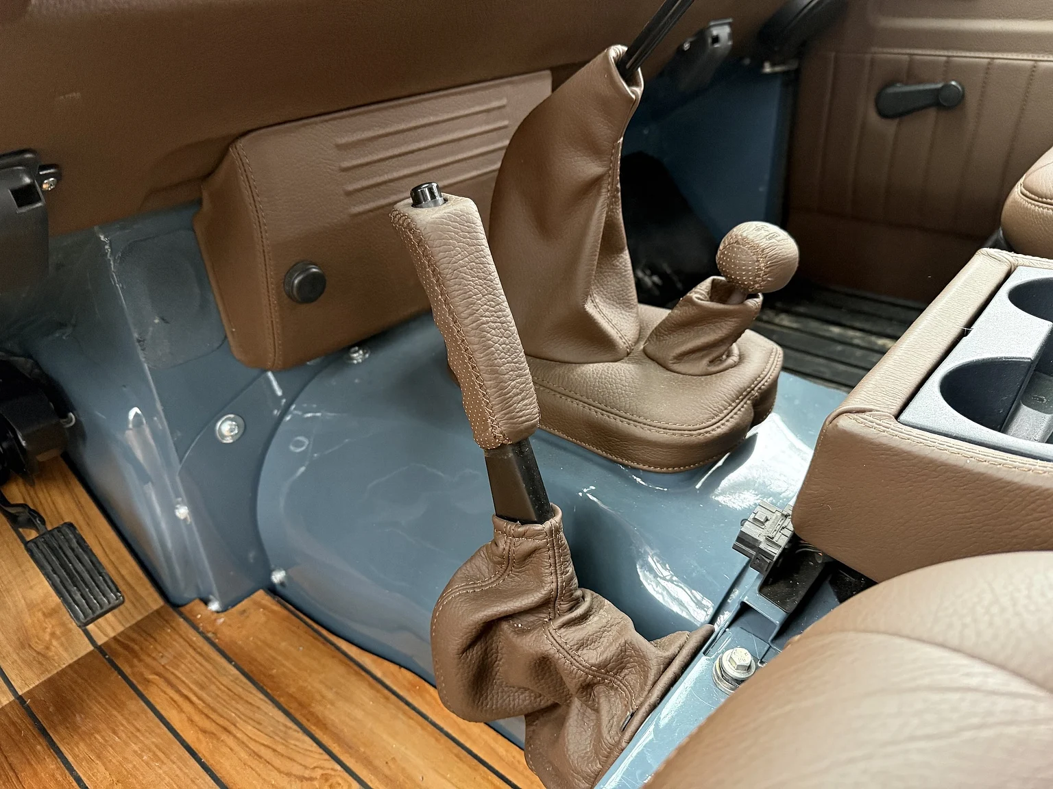 Innenraumfoto von 2000 Land Rover Defender 110 C (10)