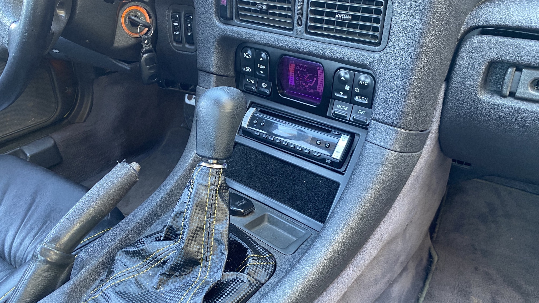 Interior image of 1992 Dodge Stealth (29)