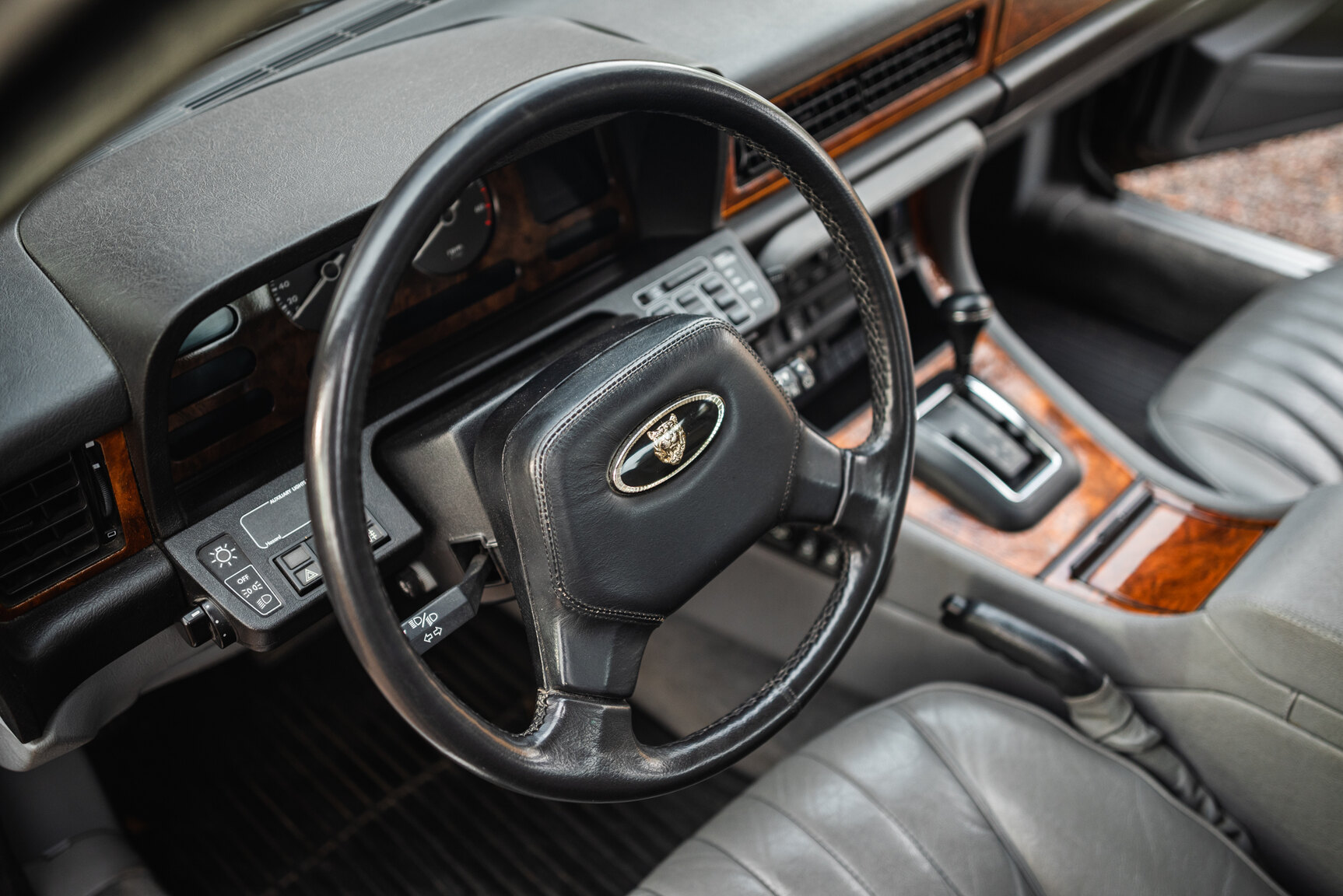Interior image of 1988 Jaguar XJ Sovereign