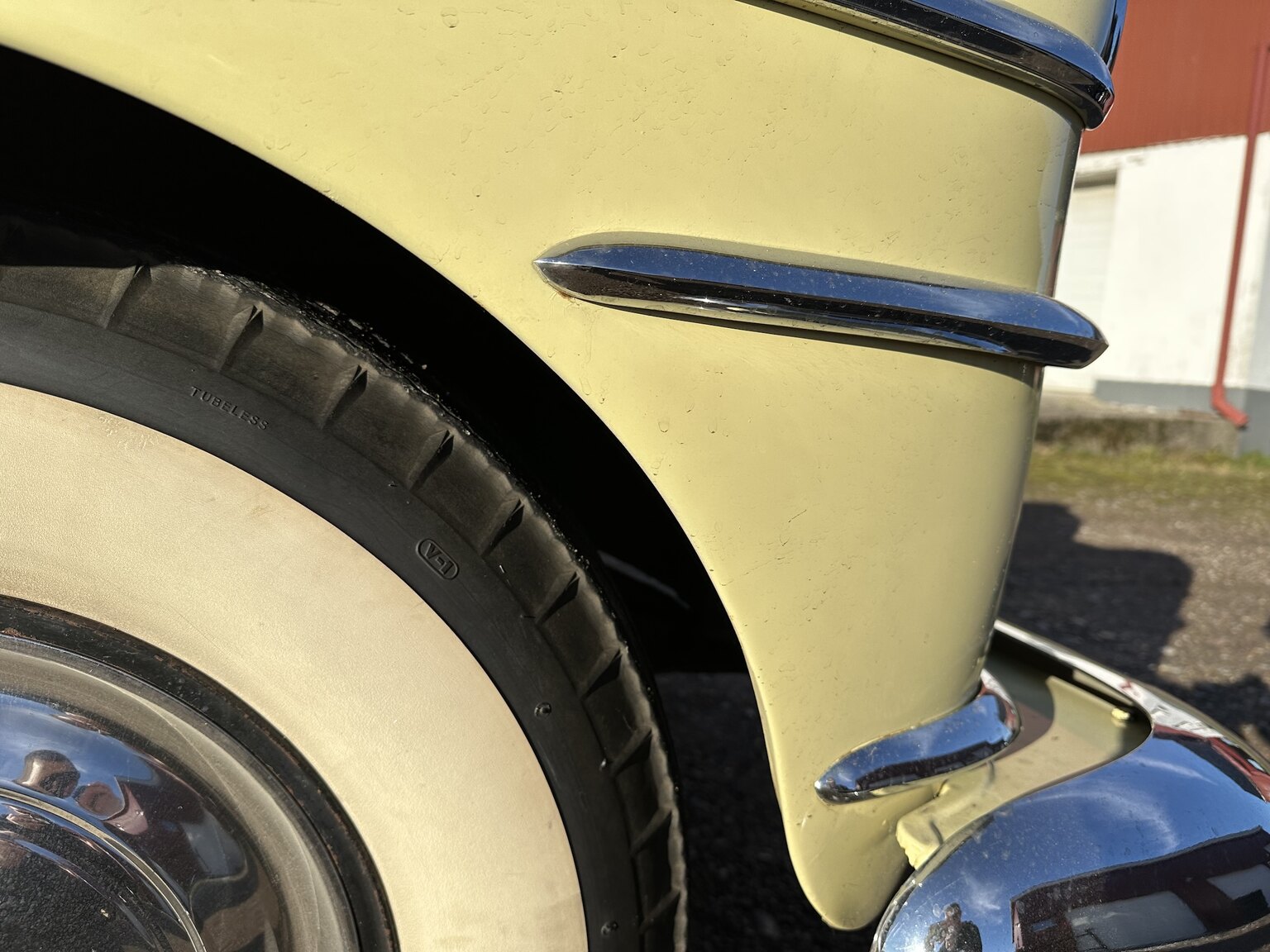 Exterior image of 1950 Chrysler Windsor Convertible (66)