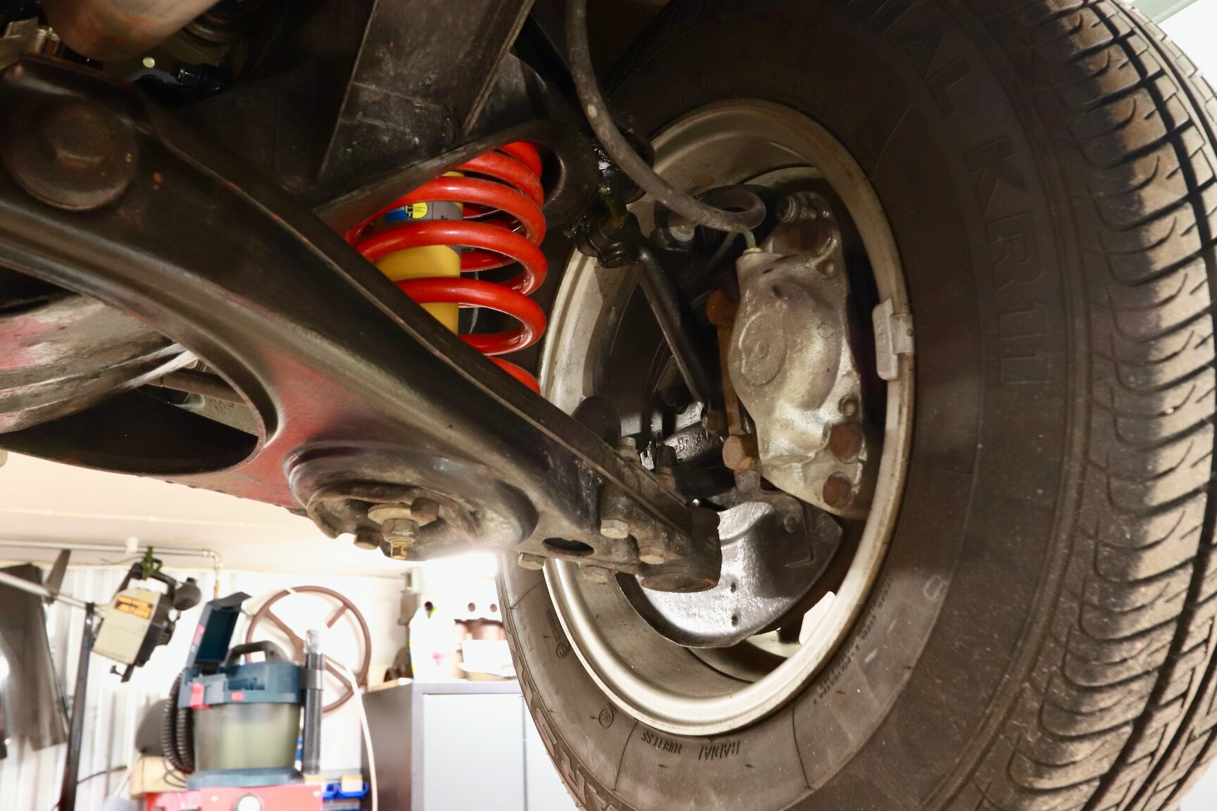 Image of 1964 Volvo P 1800S mechanics