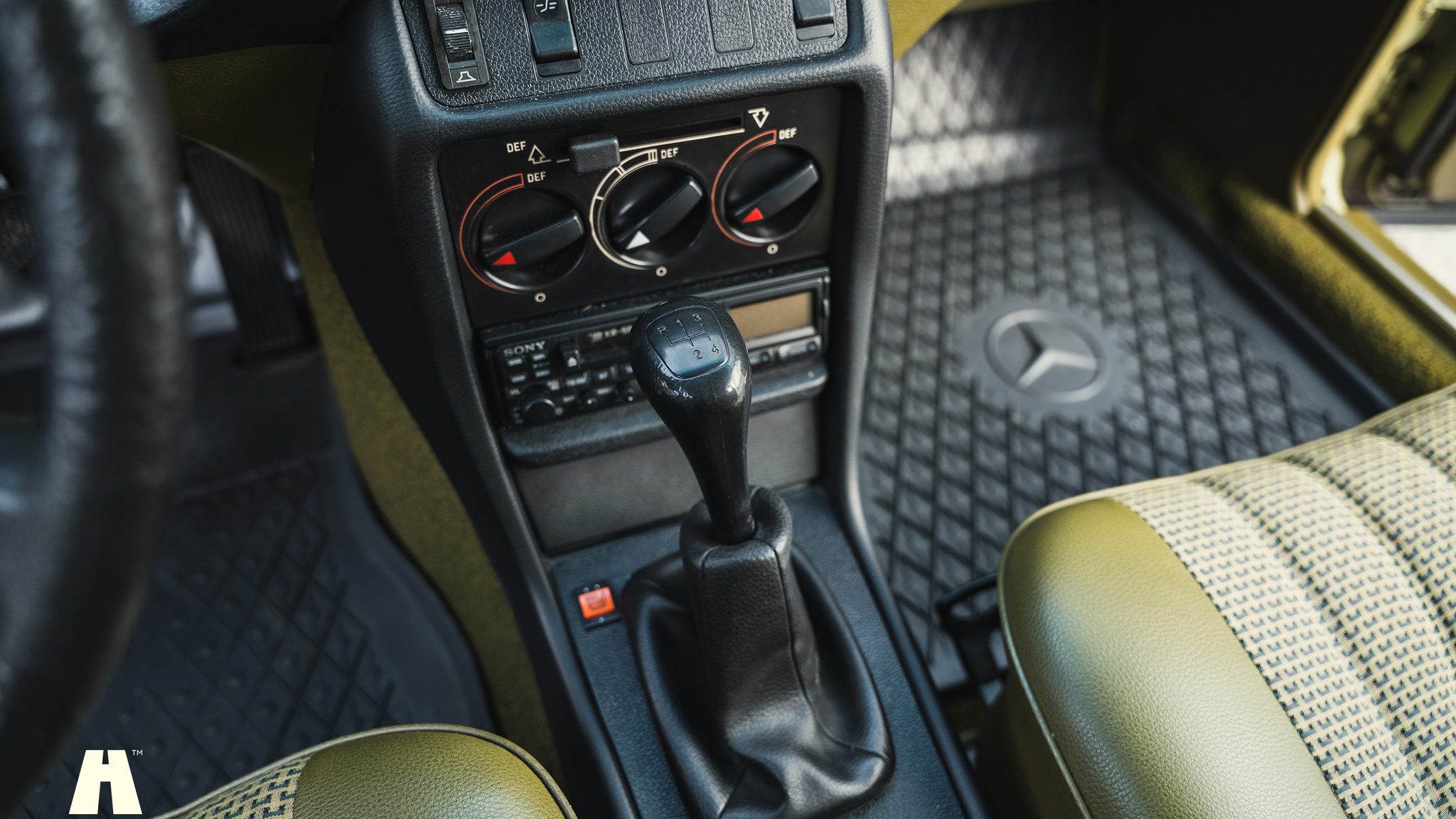 Interiörbild 1979 Mercedes Benz 230