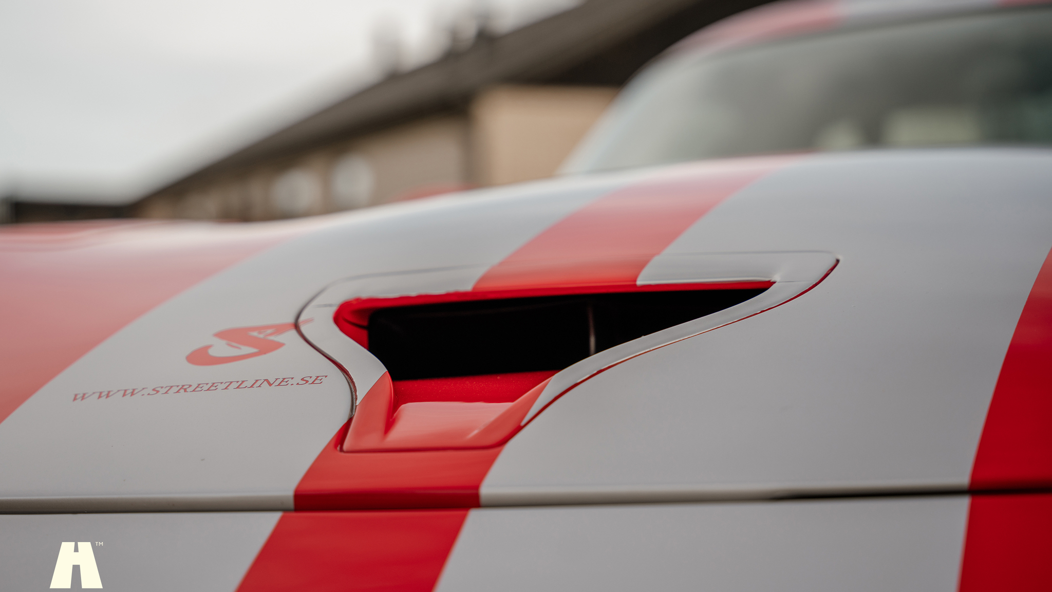 Exterior image of 1997 Dodge Viper GTS
