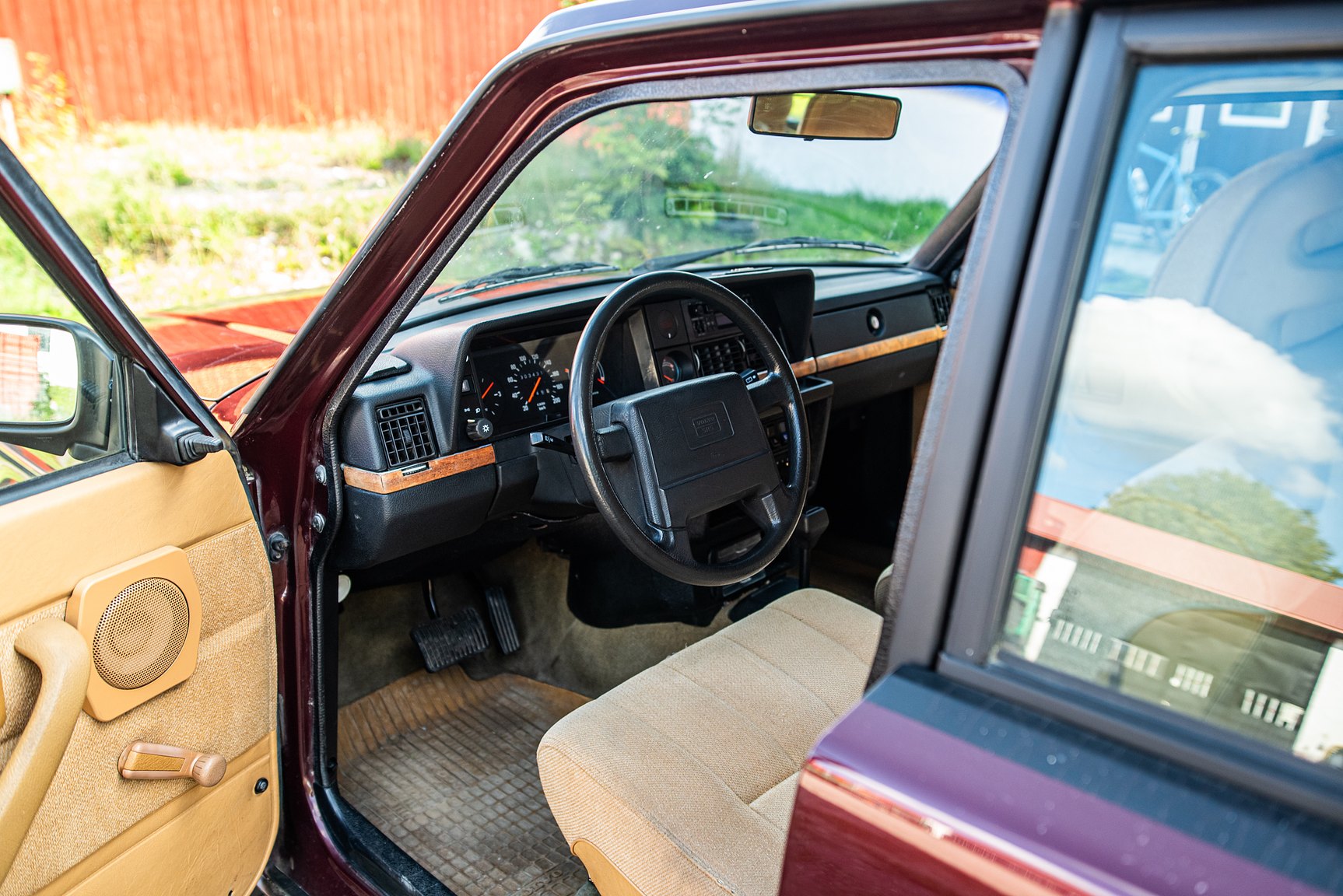 Innenraumfoto von 1993 Volvo 245 GL Classic "No Reserve Auction"