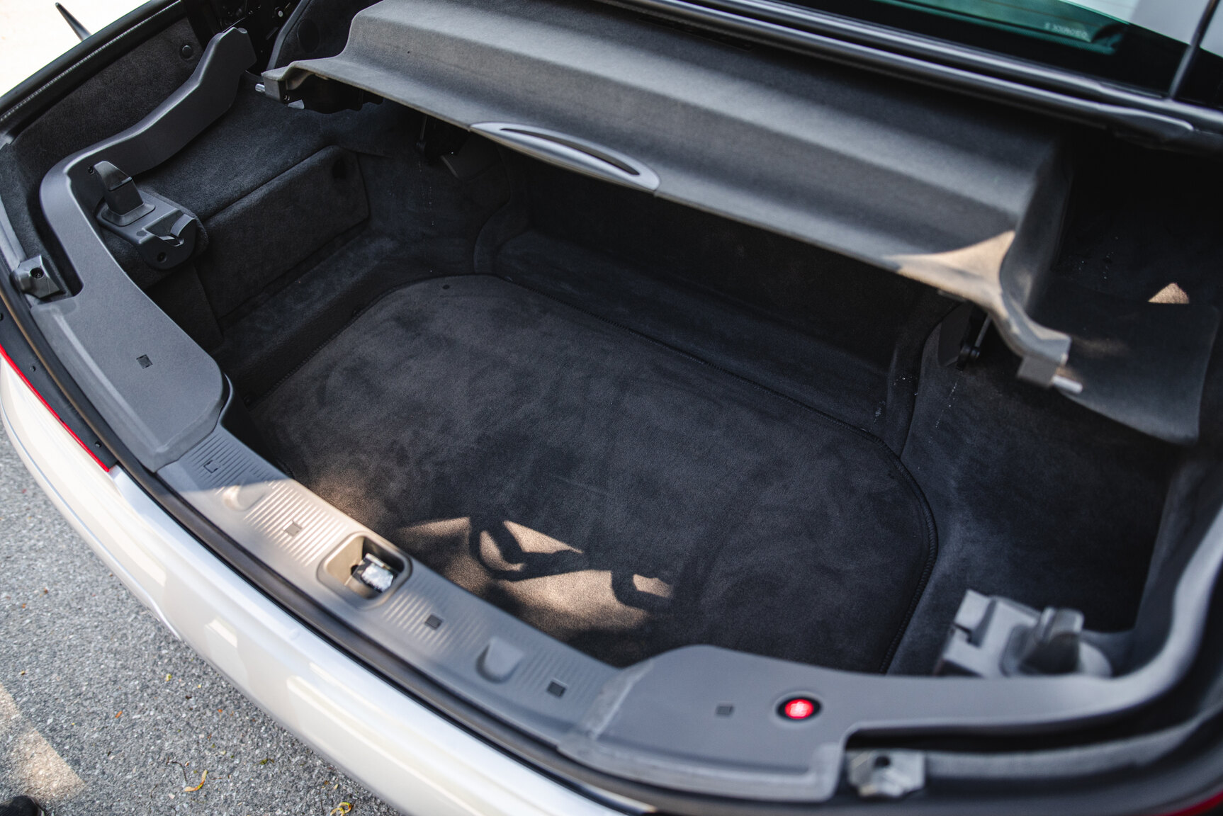 Interior image of 2006 Mercedes-Benz SL 350