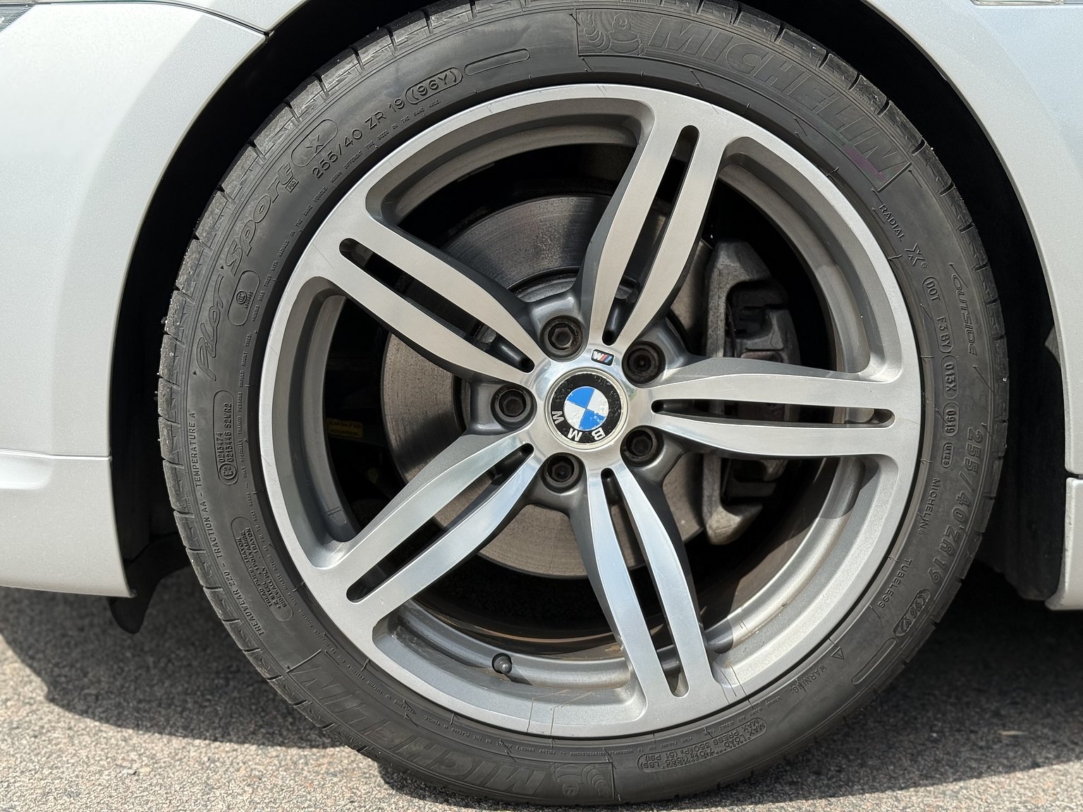 Exterior image of 2004 BMW 645Ci Convertible
