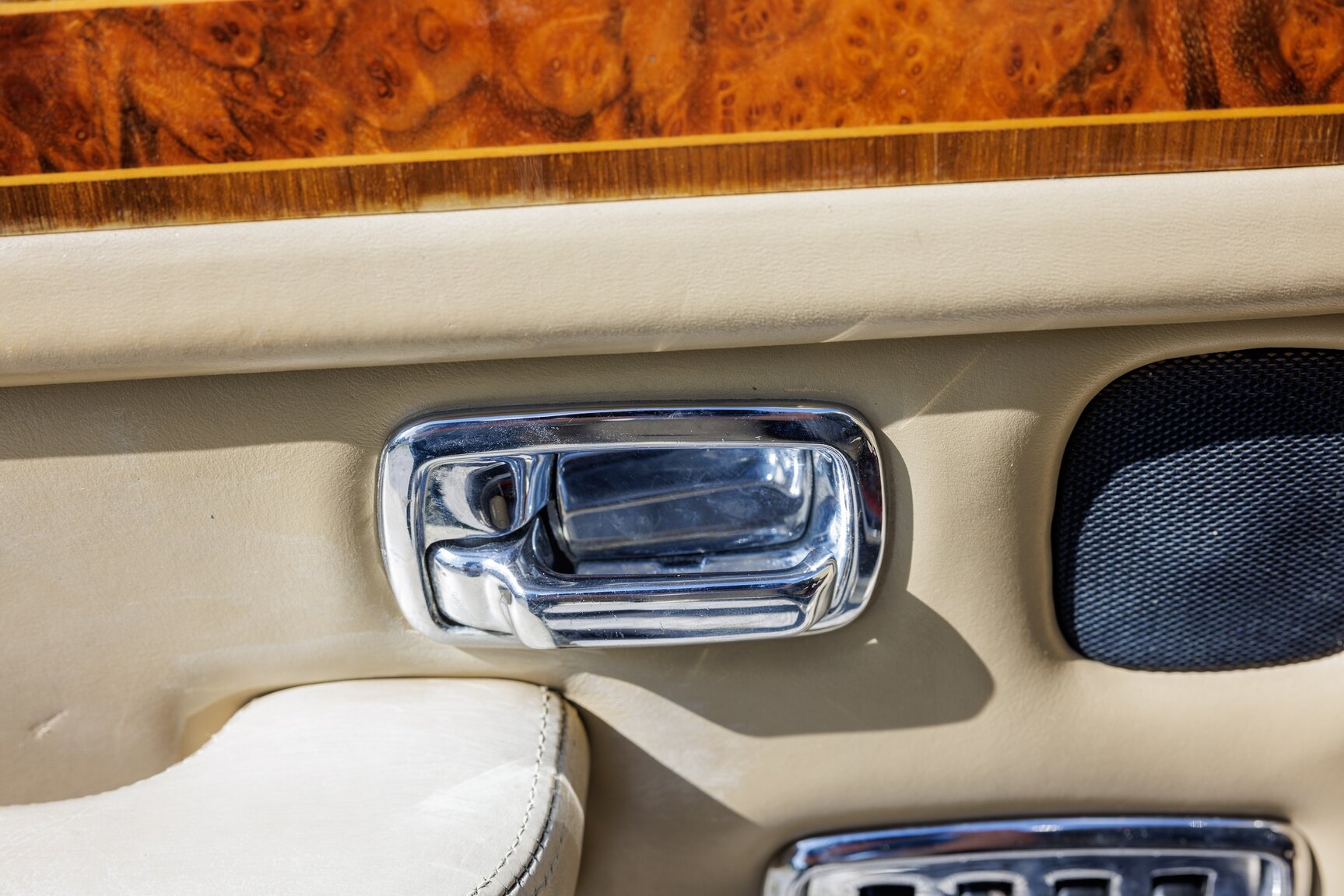 Interior image of 1991 Rolls Royce Silver Spur LWB