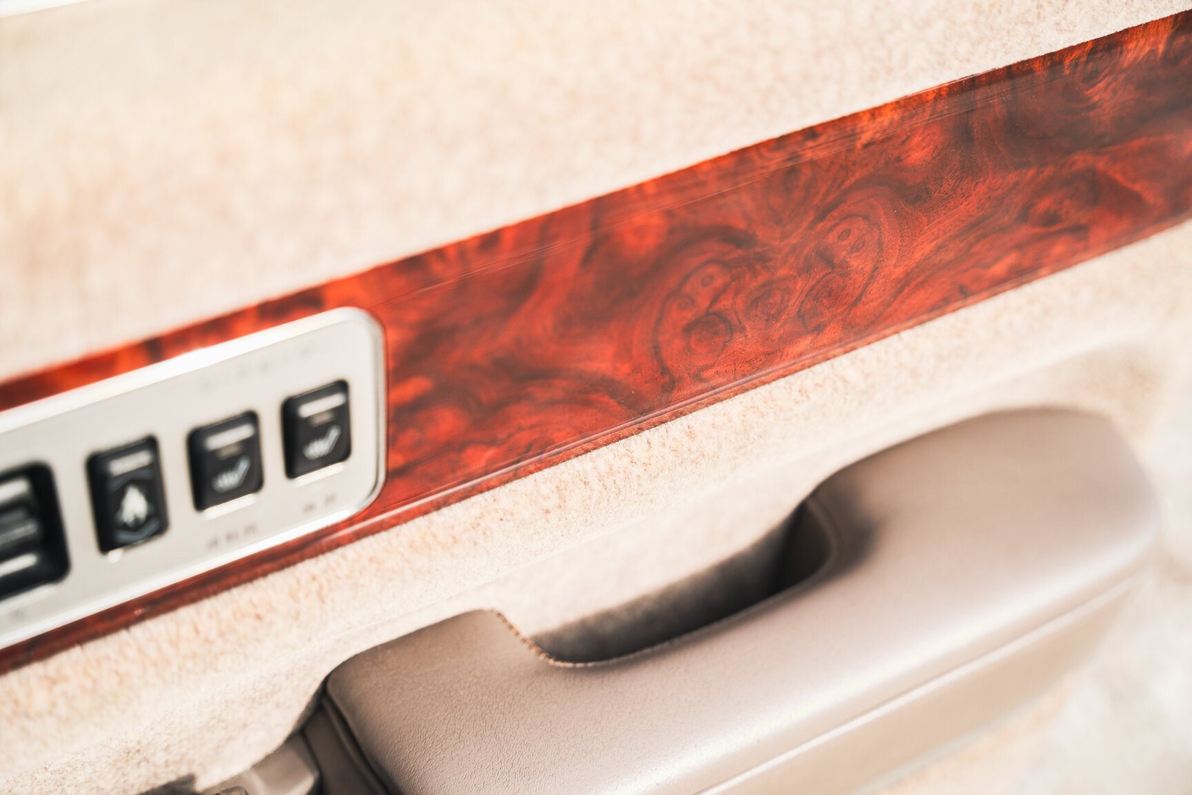 Innenraumfoto von 2000 Toyota Century