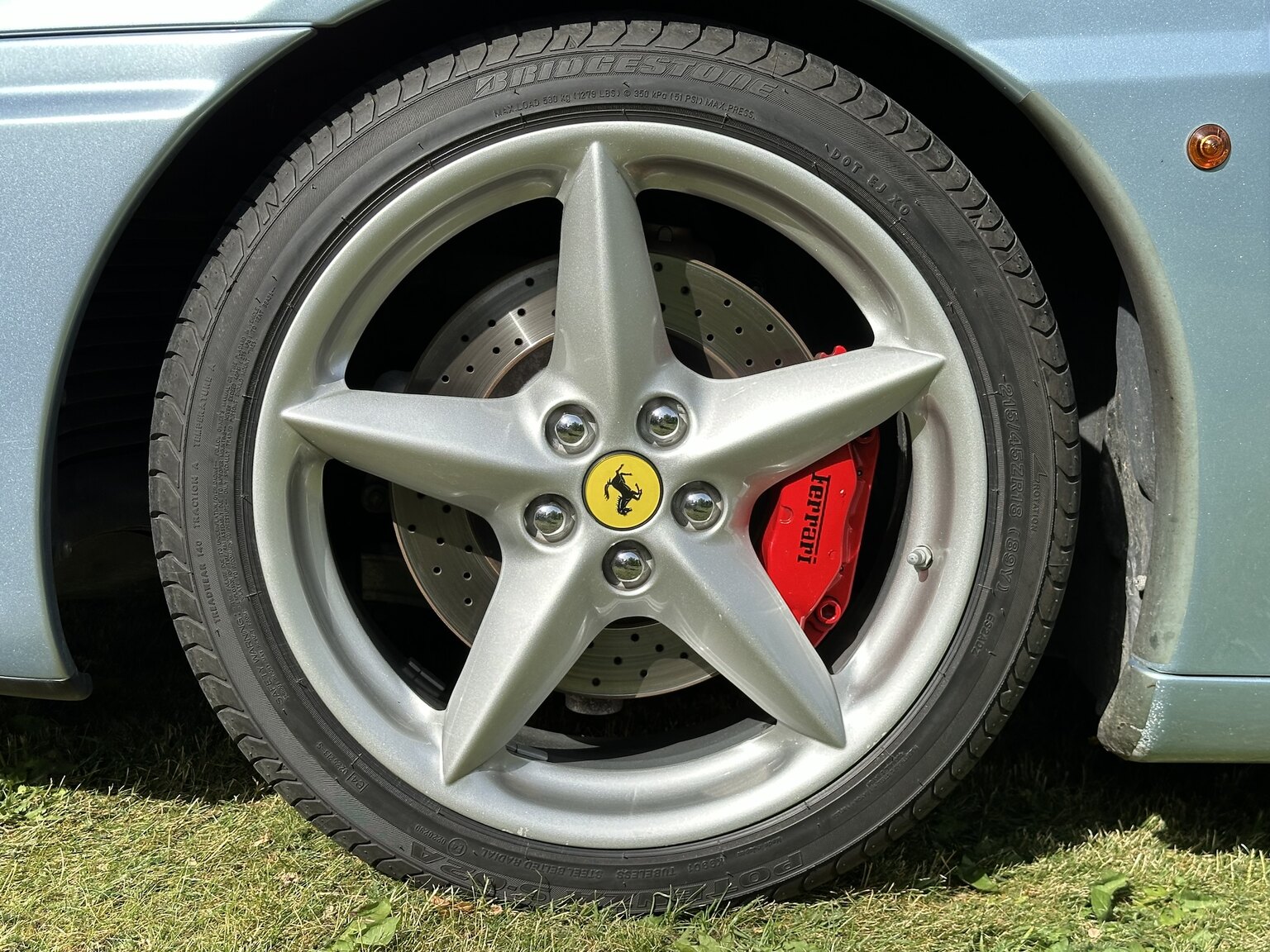 Exterior image of 2001 Ferrari 360 Modena V8 Manual (25)