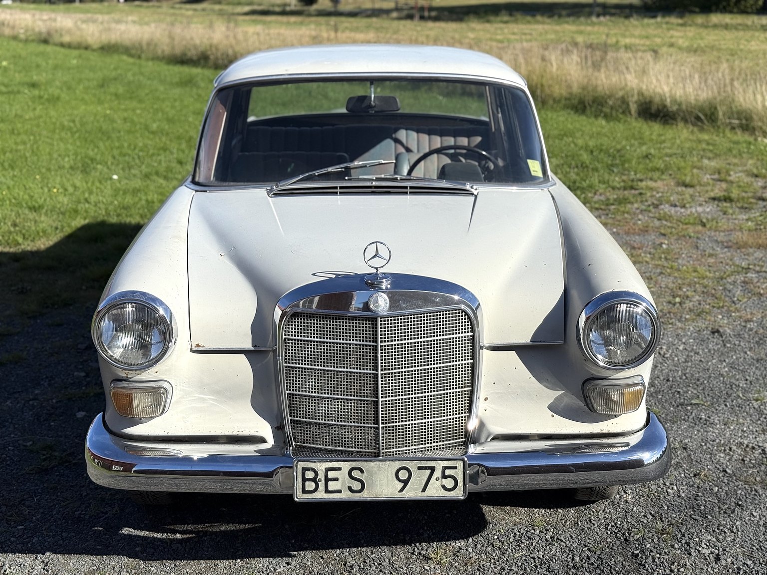 Exteriörbild på 1967 Mercedes-Benz 200