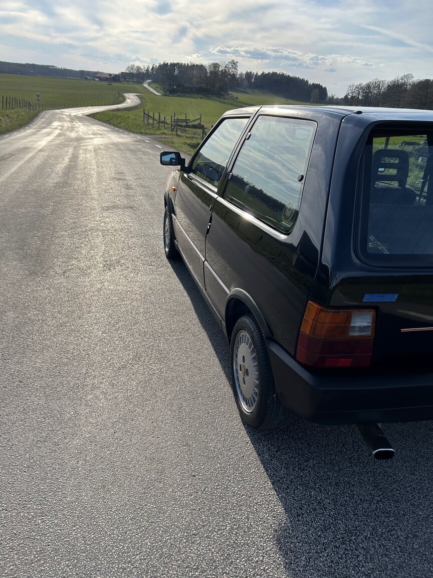 Exteriörbild på 1987 Fiat UNO Turbo I.E