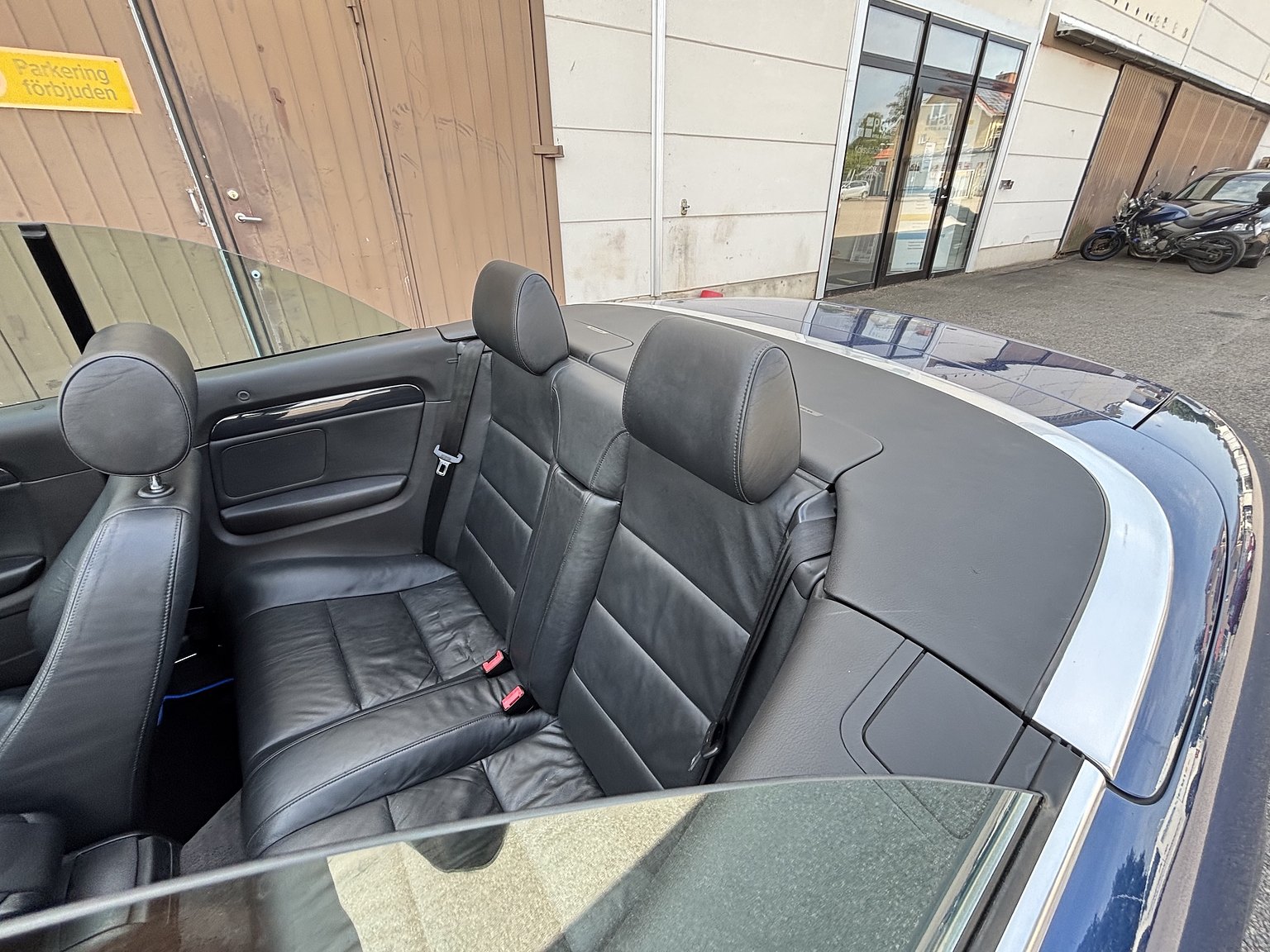 Interior image of 2003 Audi A4 Cabriolet 2.4 V6 Multitronic