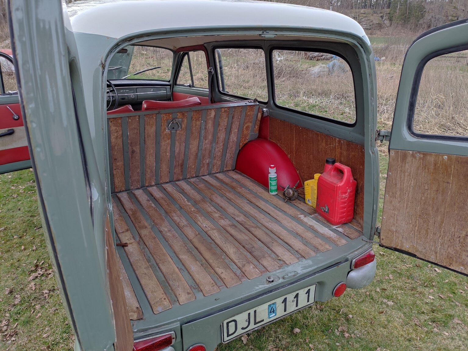 Interior image of 1960 Volvo P210 Duett
